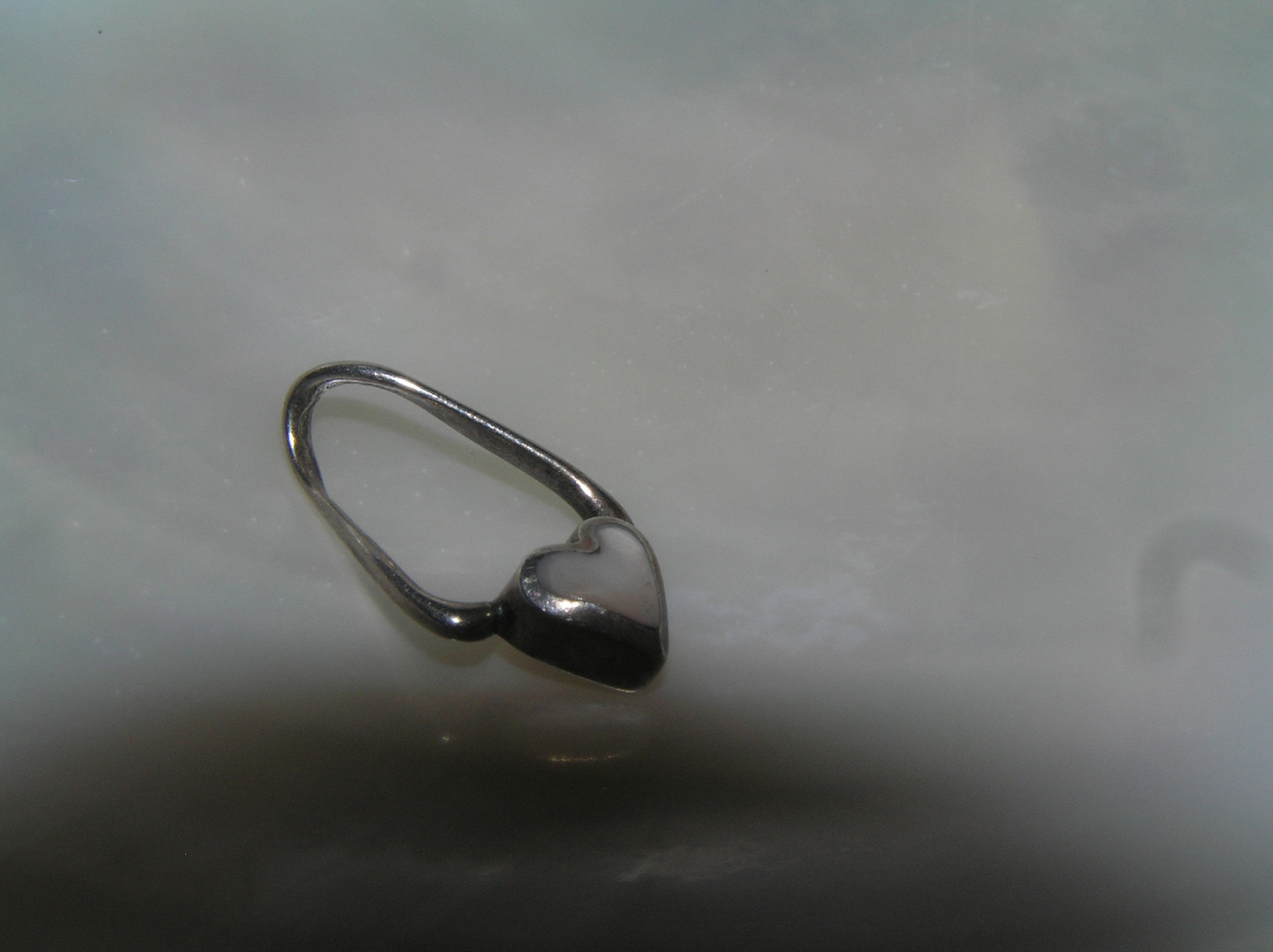 Vintage Dainty Silver Twist Wire with Mother of Pearl Inlaid Heart Pendant –