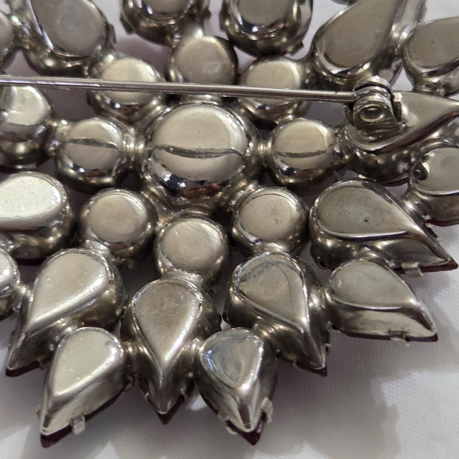 Vintage Juliana D&E Large Red Iridescent AB Rhinestones Brooch Pin 3″