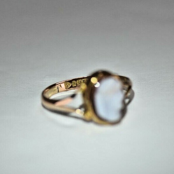 Vintage 9 Karat Rose &yellow Gold German Carved Sardonyx Cameo Ring European
