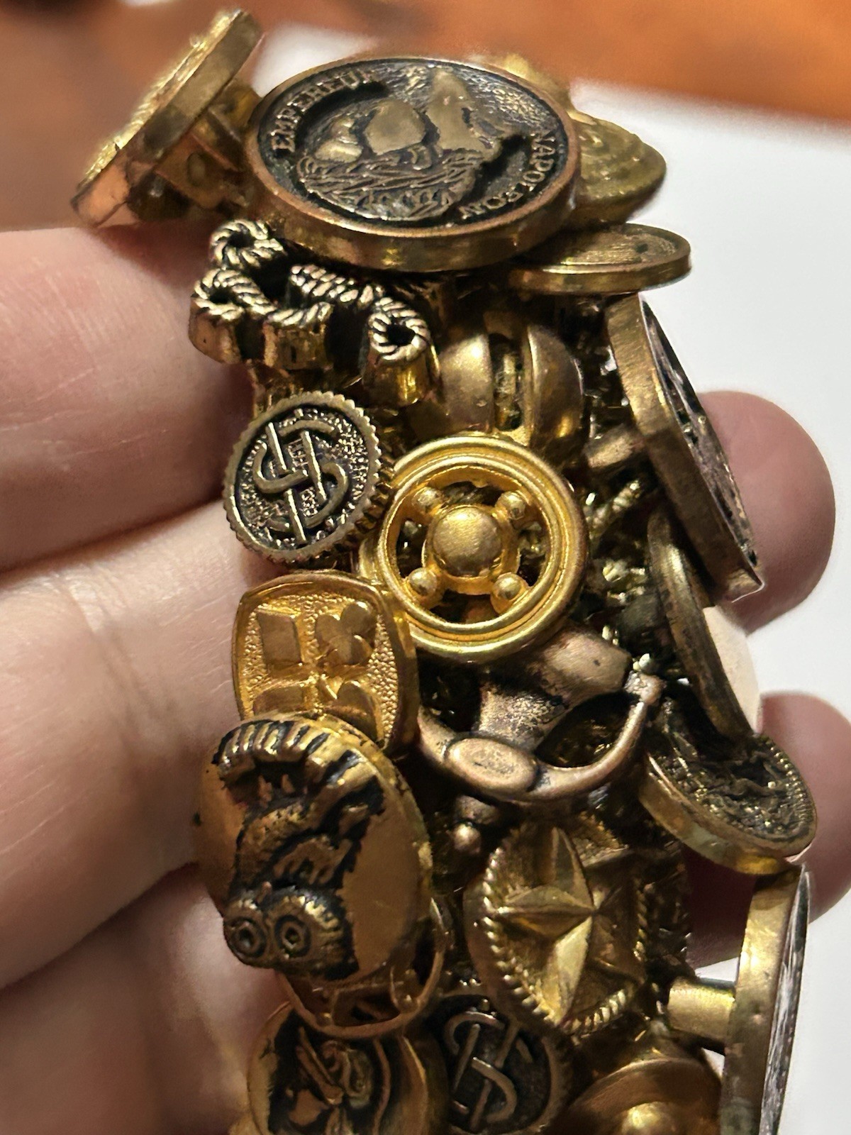 Vintage Mid-Century Buttons Bracelet Stretchy Crochet Gold Tone Victorian Style