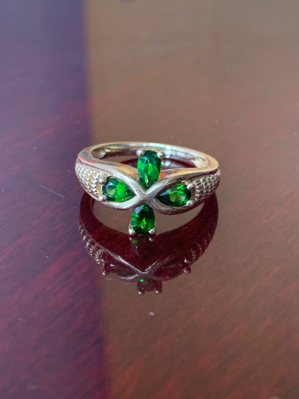 VINTAGE SOLID 14K YELLOW GOLD VIVID GREEN CHROME DIOPSIDE FLOWER RING ROMANTIC