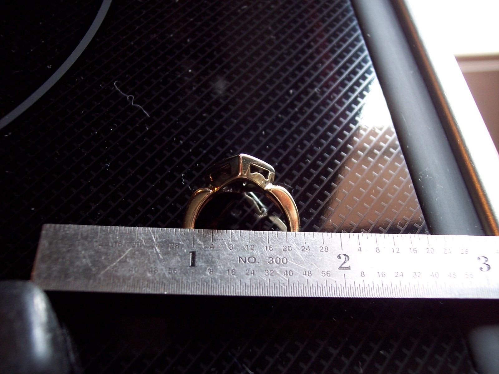 Art-Deco vintage ladies ring 9 total Diamonds .40 Carat total 5.5 grams weight