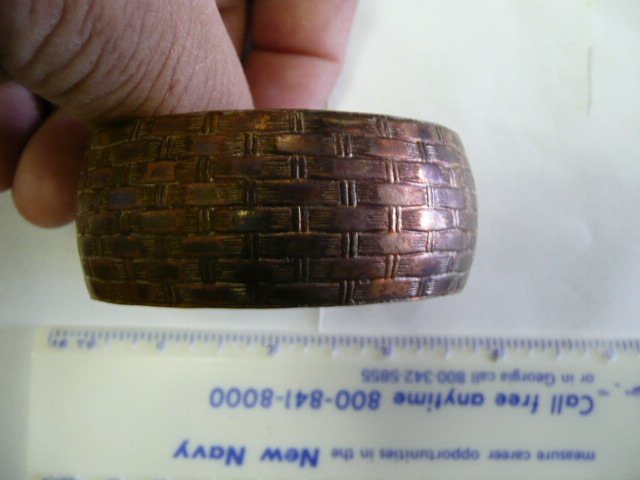 COPPER BRACELET BELT STYLE –WEIGHS 36.7 GRAMS–2 1/4 INCHES ACROSS –3/4 WIDE