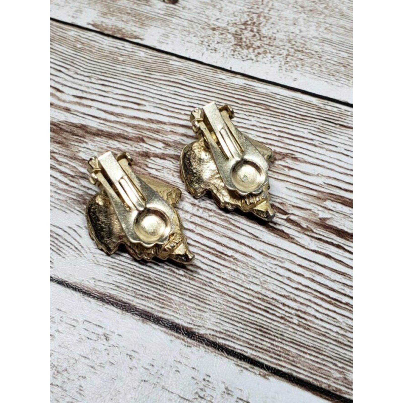 Vintage Clip On Earrings Leaf Earrings with Gold/Red Dusted Texture