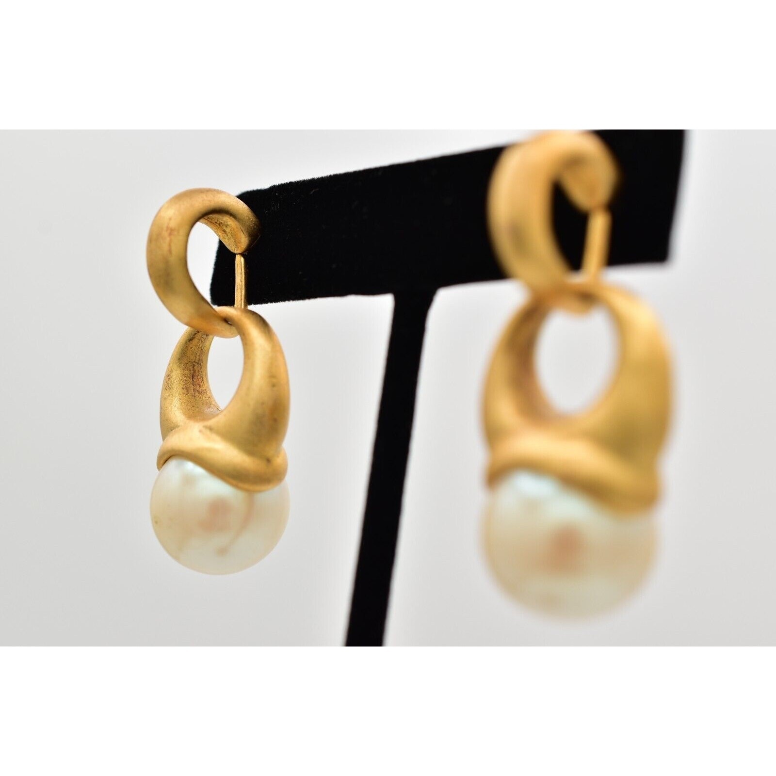 Vintage Pearl Drop Earrings Dangle Brushed Gold Matte Hoop Chunky NOS 1980s A23