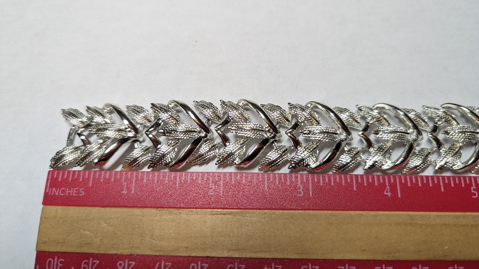 VINTAGE CORO BRACELET SIGNED ABOUT 7 1/2″ LONG