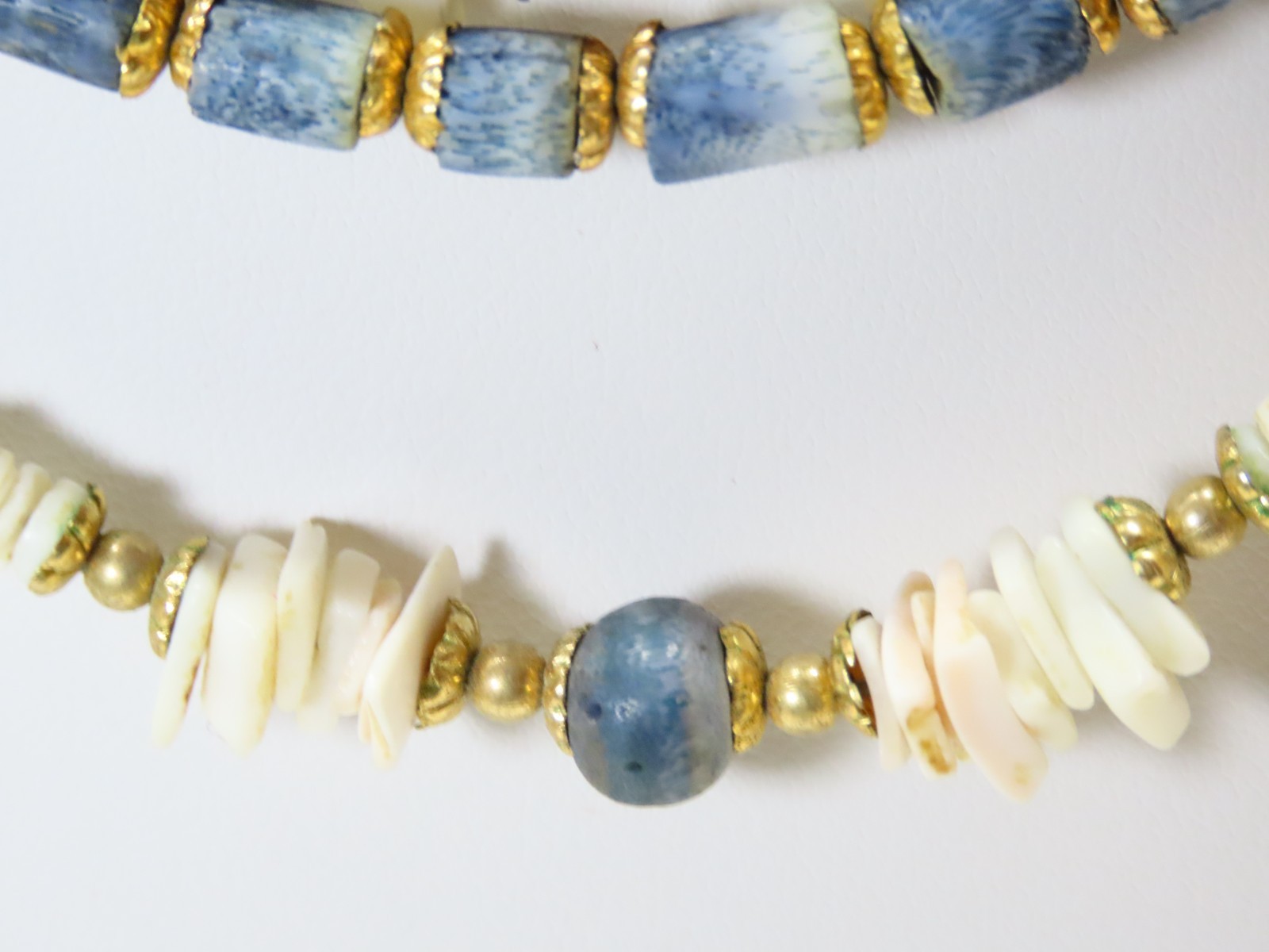 Vintage Puka Shell Beaded Necklace Sponge Coral MOP Lot Gold Tone Accents D5399