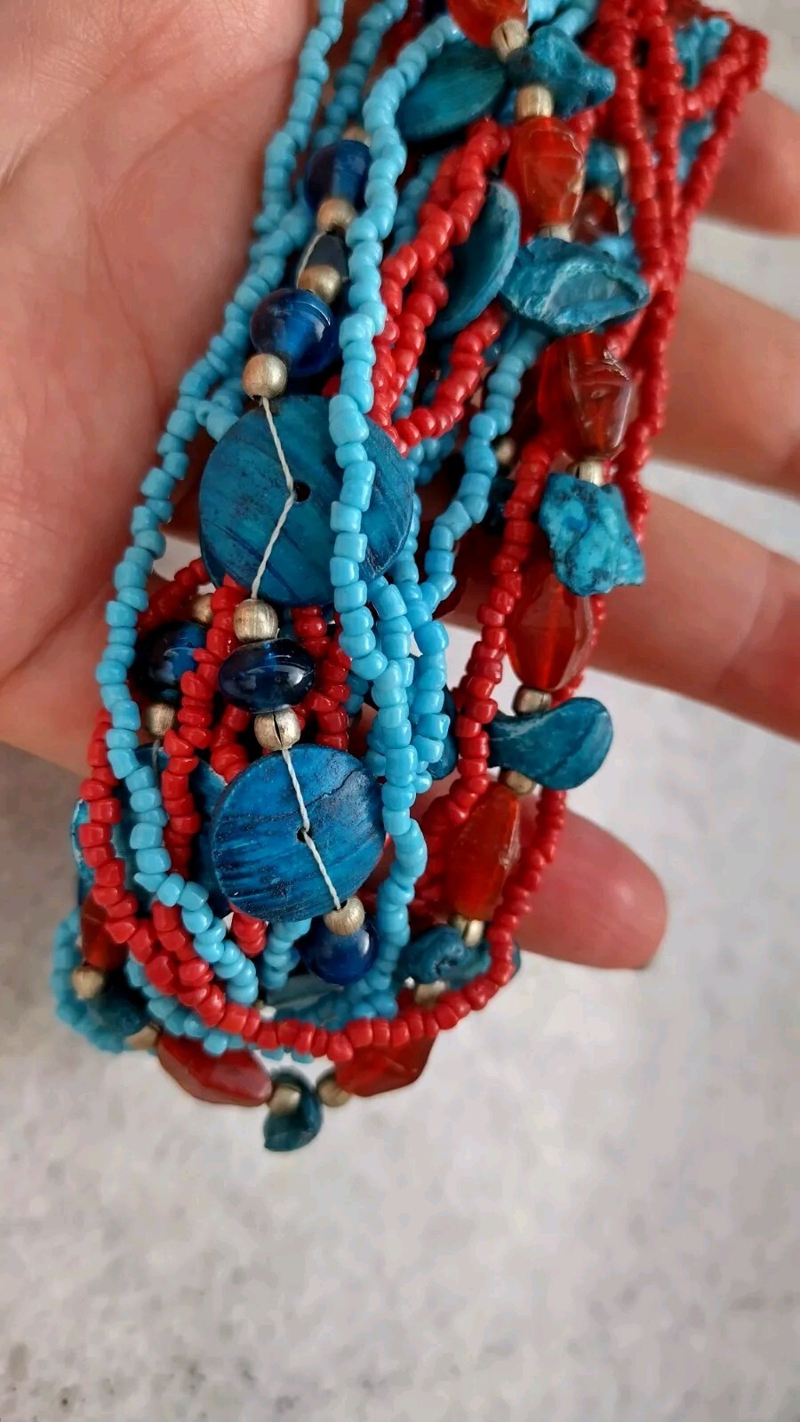 Beautiful vintage necklace with glass, metal and shell