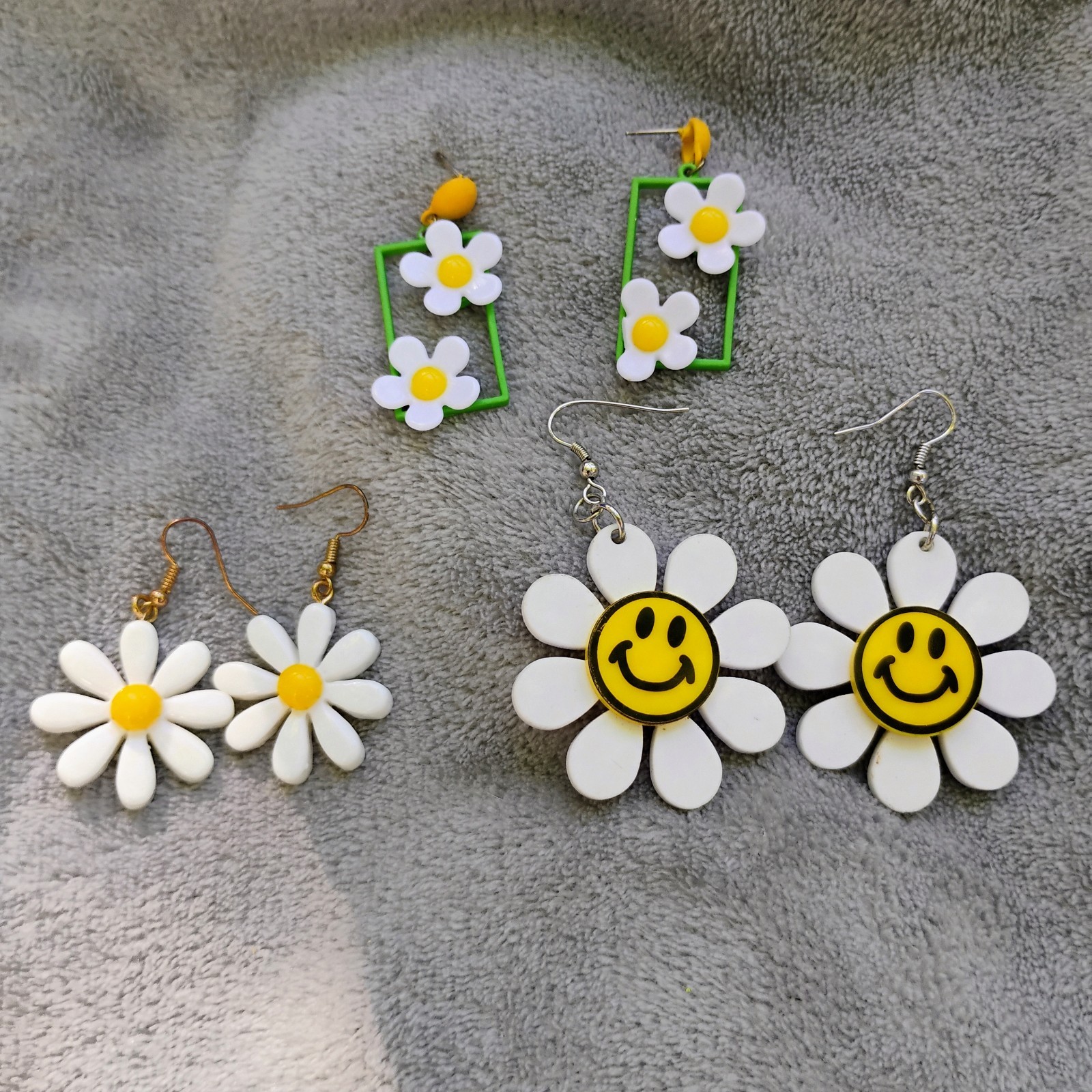 Vintage Daisy White And Yellow Jewelry Lot Of 5 Avon And Unbranded READ
