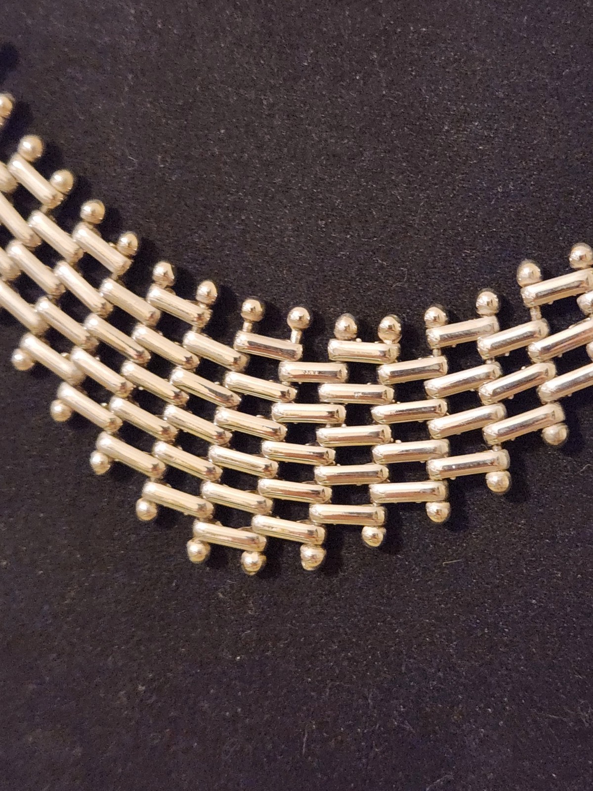 Brickwork Art Vintage 1980’s Silver Toned Bib Choker Expanding Mesh Necklace