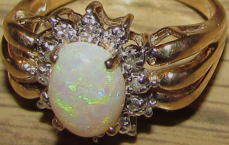 VINTAGE 14K GOLD, OPAL, & DIAMOND CLUSTER RING, 2.7 grams, SIZE 5, SIGNED BJ