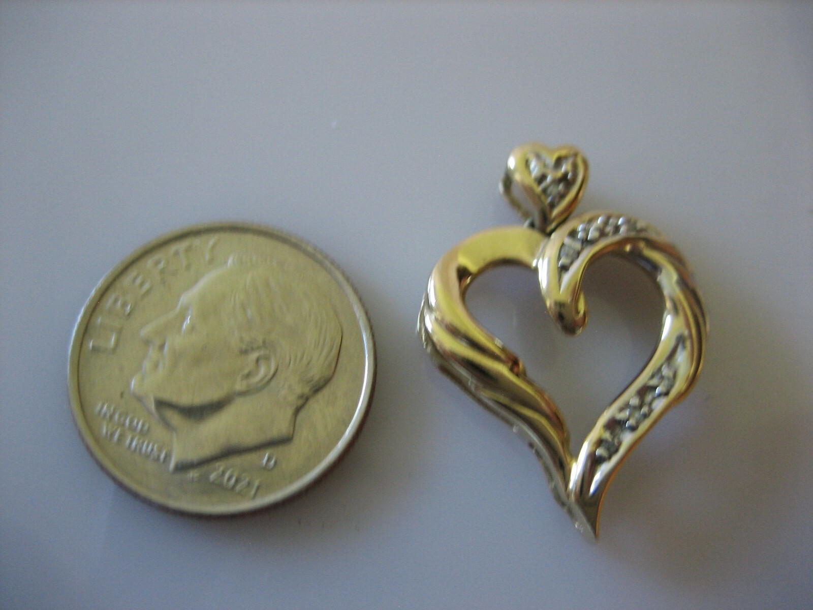 VINTAGE 10K YELLOW GOLD DIAMOND OPEN HEART PENDANT