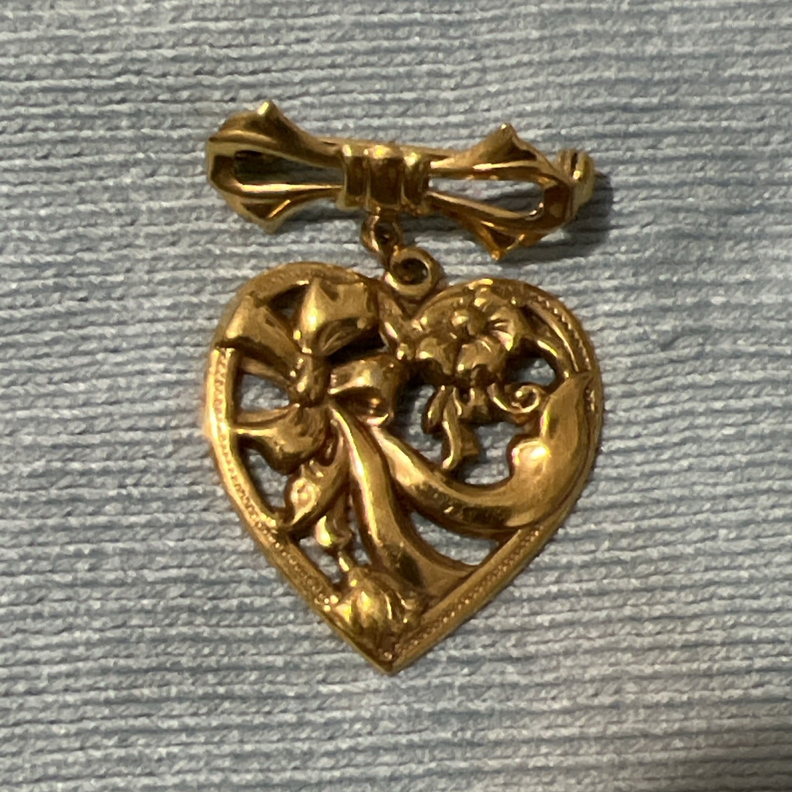Vintage Dangle Heart With Ribbon And Flowers Gold tone Brooch 1”x 1 1/4 Inches