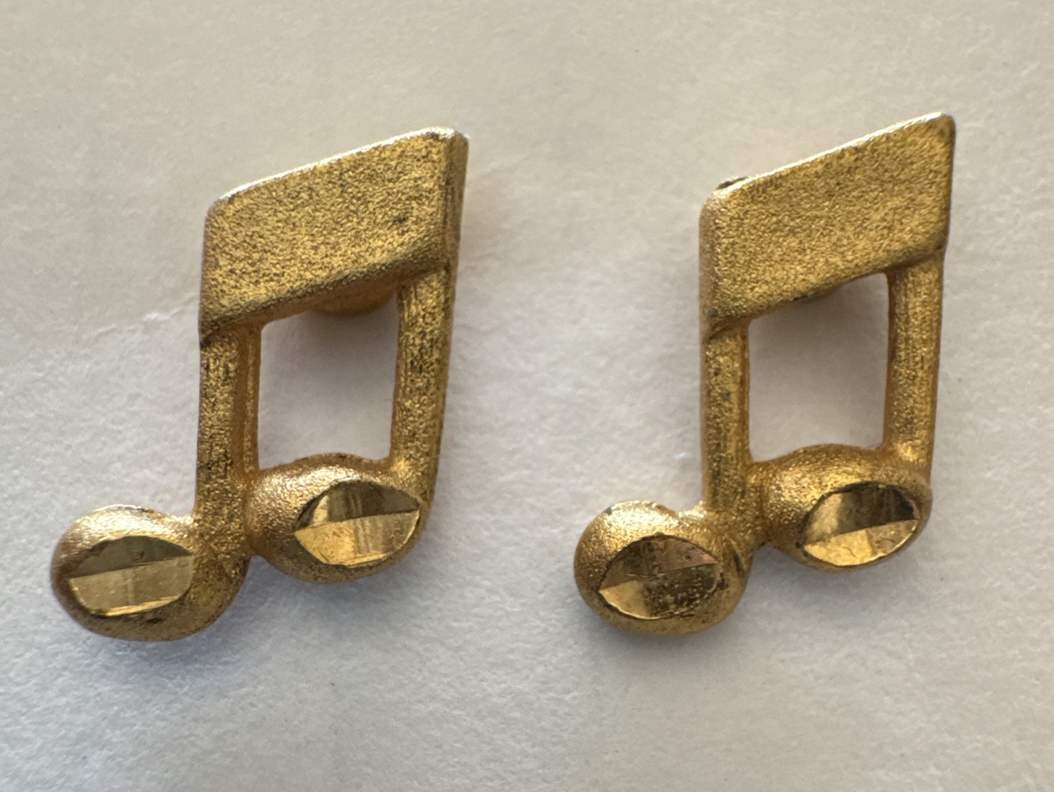 Vtg Earrings Small Florentine Music Eighth 8th Notes Gold Toned Studs 1980s J
