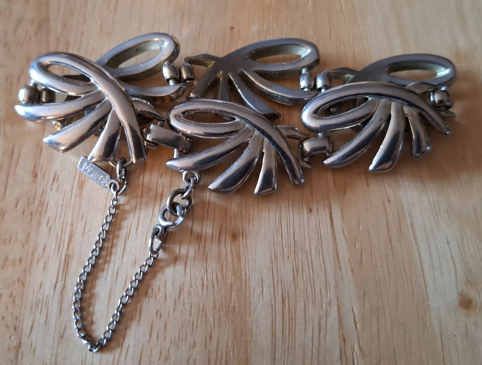 Vintage Jewelry Monet Silver Tone Multi Link Chunky Swirl Panel Bracelet