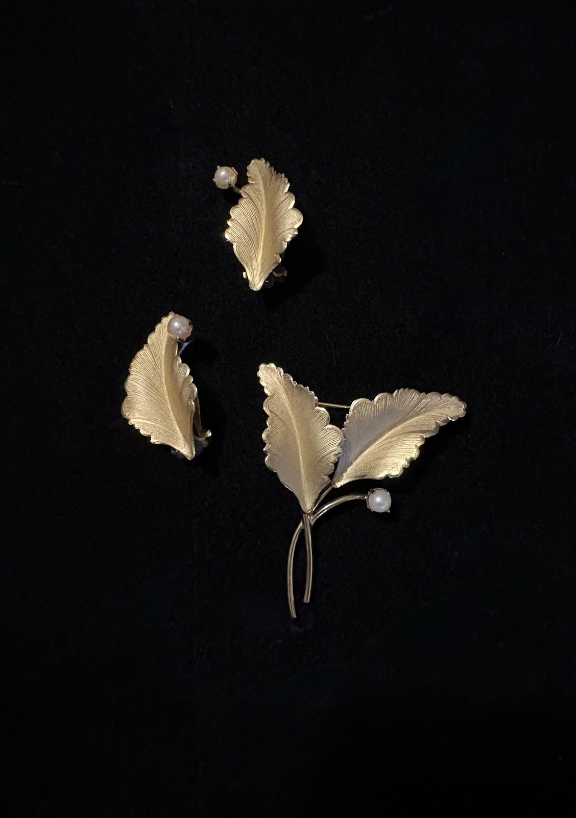 Vintage Signed C.R. Co. Charles Reis 12K GF Leaf/Pearl Brooch/Earring Set
