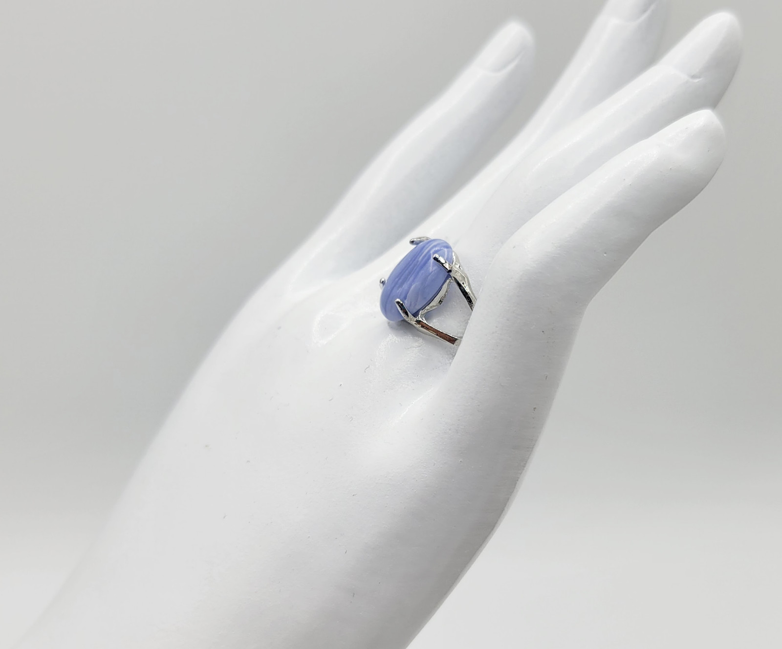 Women’s Silver Tone Oval Simulated Stone Blue Lavender Purple Ring Size 9.5