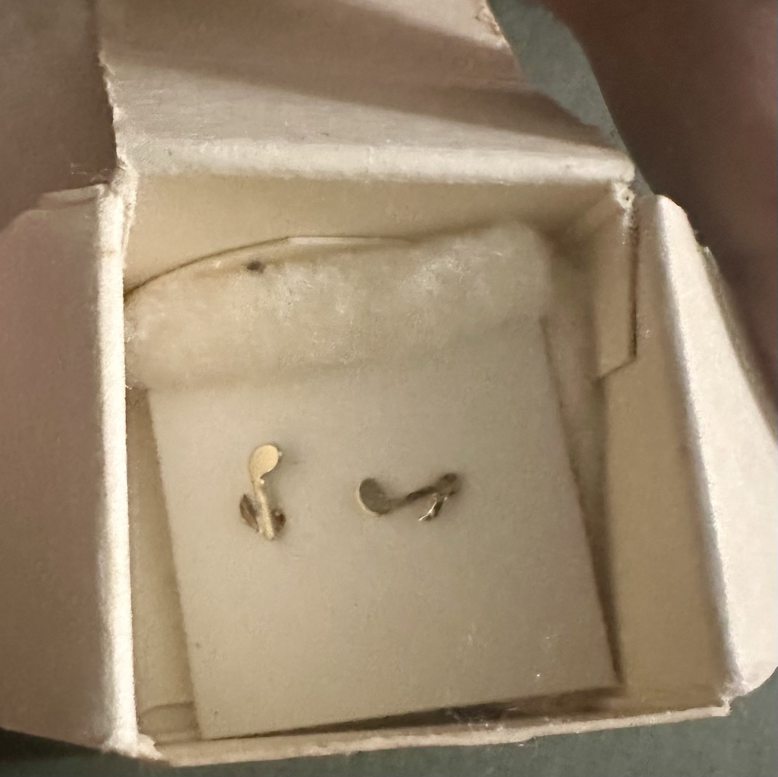 VINTAGE Avon TINY Gold Music Notes Musical Earrings NIB Studs