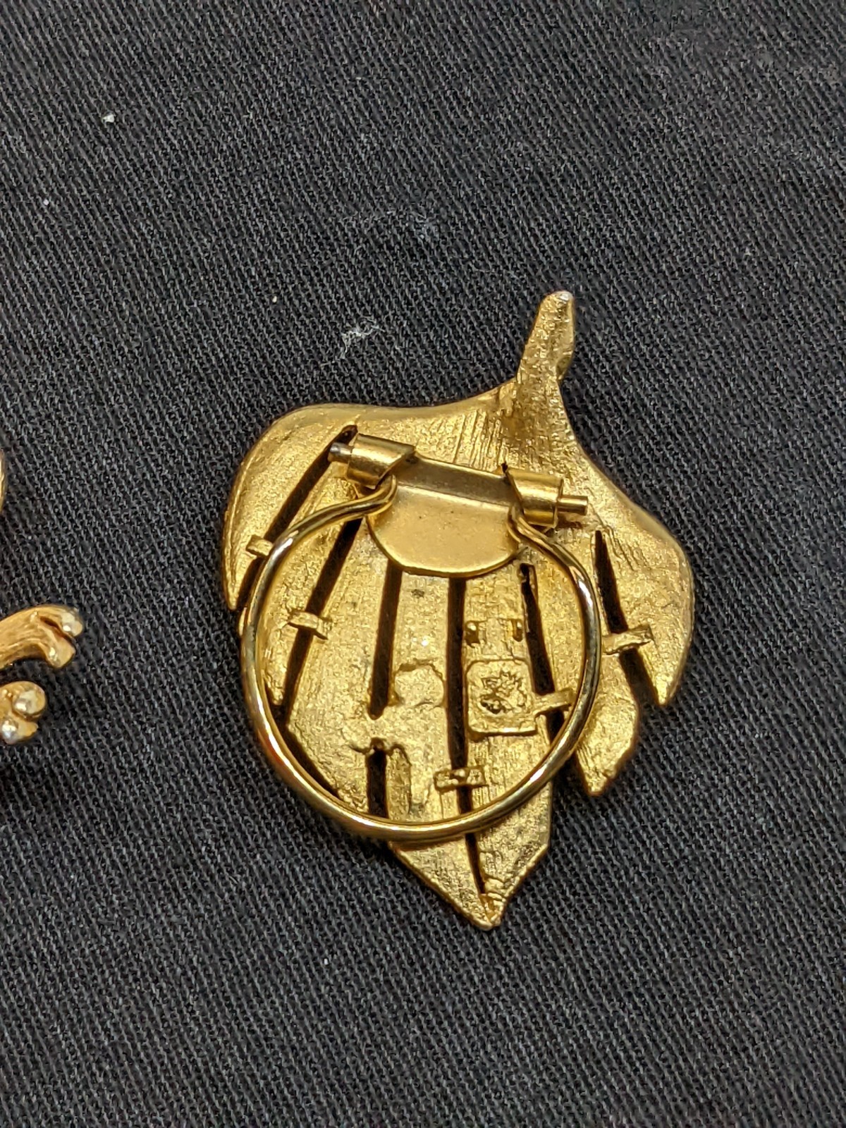Vintage Lot of Leaf Broochs Gold Tone Pin Signed Lisa Estate Find Nature Trees