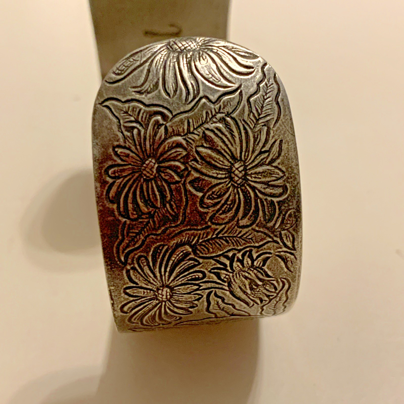SALISBURY PEWTER APRIL FLOWER ETCHED CUFF BRACELET