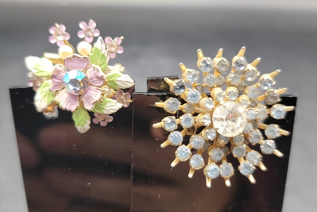 Vintage Flower Brooches set of 2, purple and blue stones