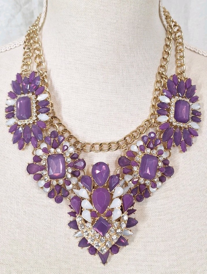 VTG Retro Goldtone Purple Resin Gem Statement Bib Necklace Regal Floral Cluster