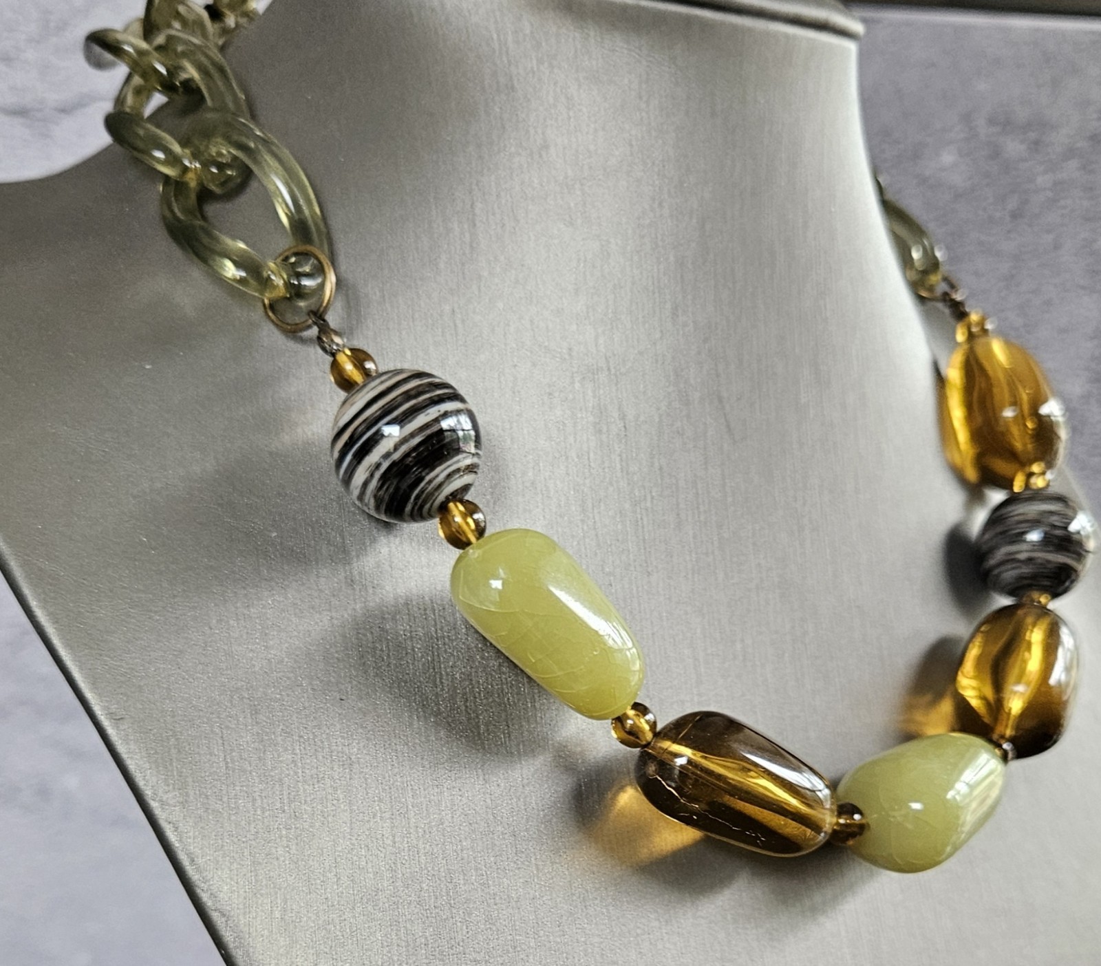 Lucite Links Chain Necklace Root Beer Glass Stone Acrylic Beaded Chunky Jewelry