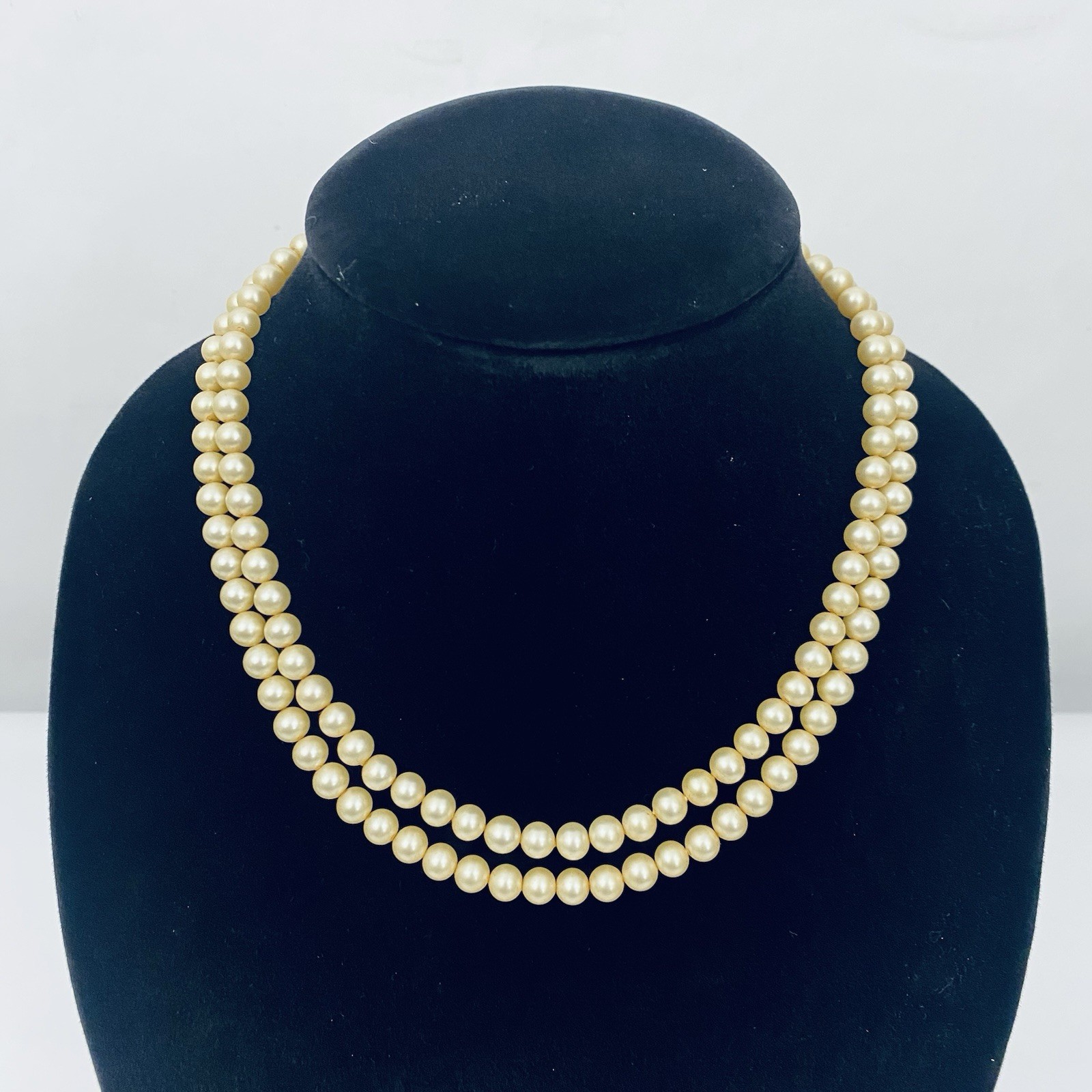 Vintage 18″ Deltah Simulated Pearl Necklace Double Strand 6.5 mm with Case