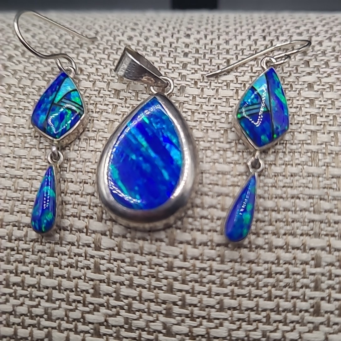 Vintage Mexico Sterling Silver Blue Opal Inlay Pendant Earring Set Blue