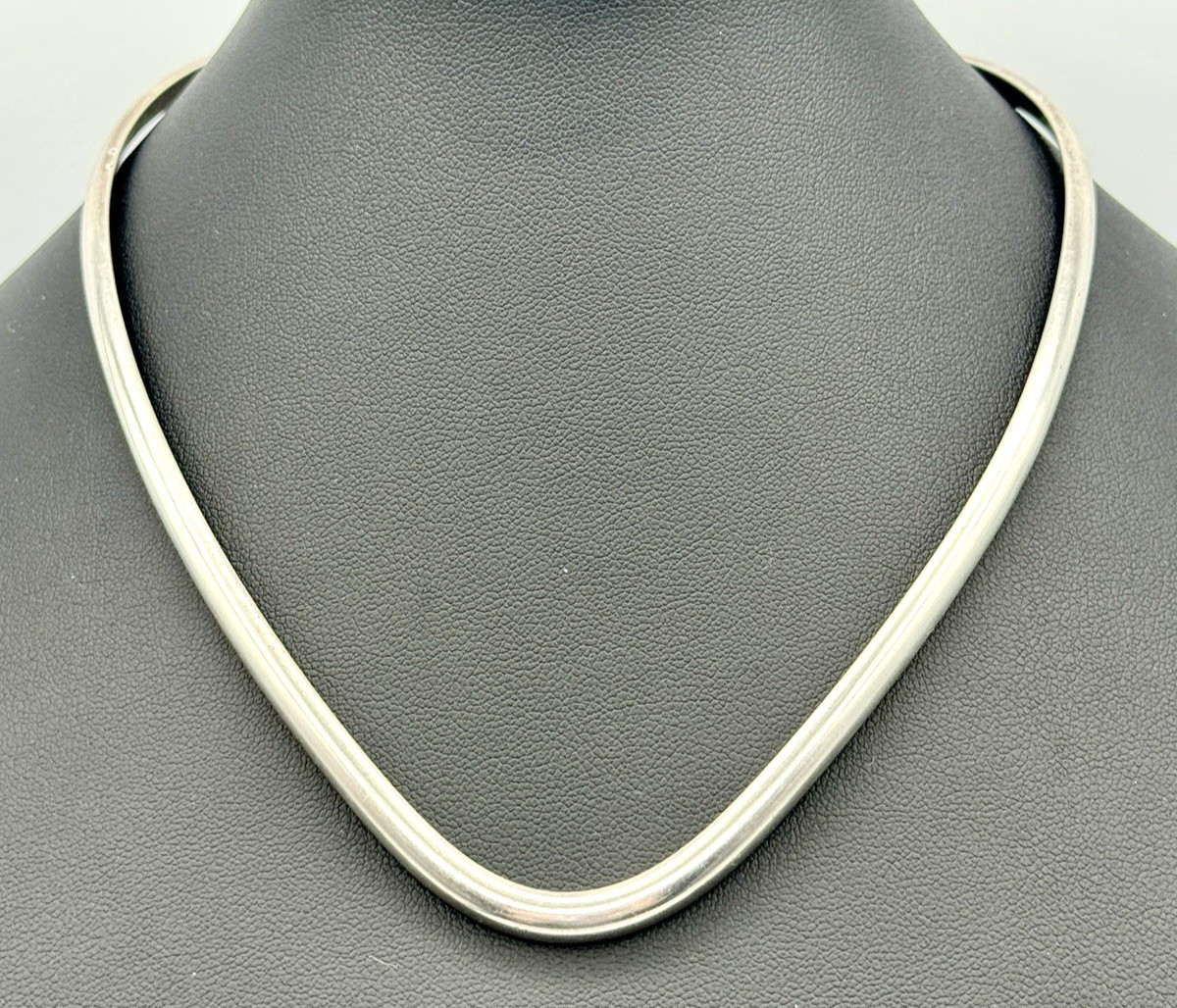 Vintage Sterling Silver V Torque Necklace Collar Choker 14″ 39g 2.5mm x 5.1mm