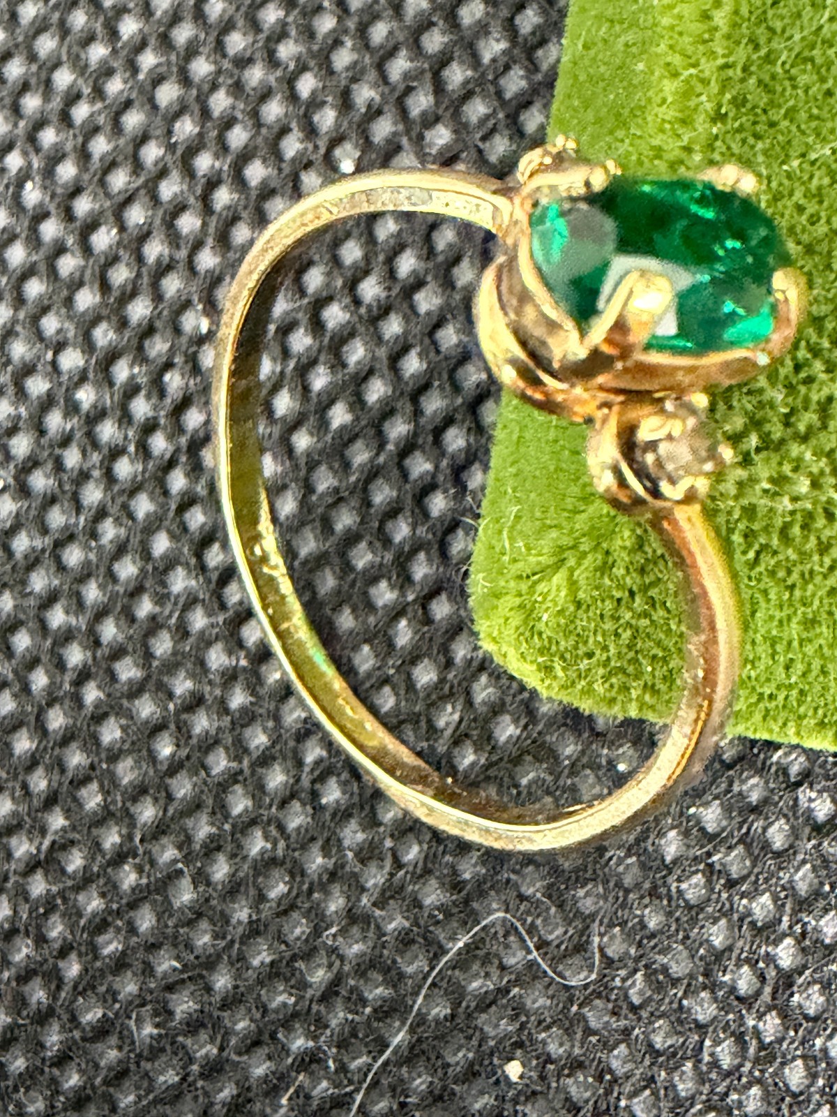 Vintage Simulated Emerald Stamped 18k HGE Ring Size 7 May Birth Stone Green