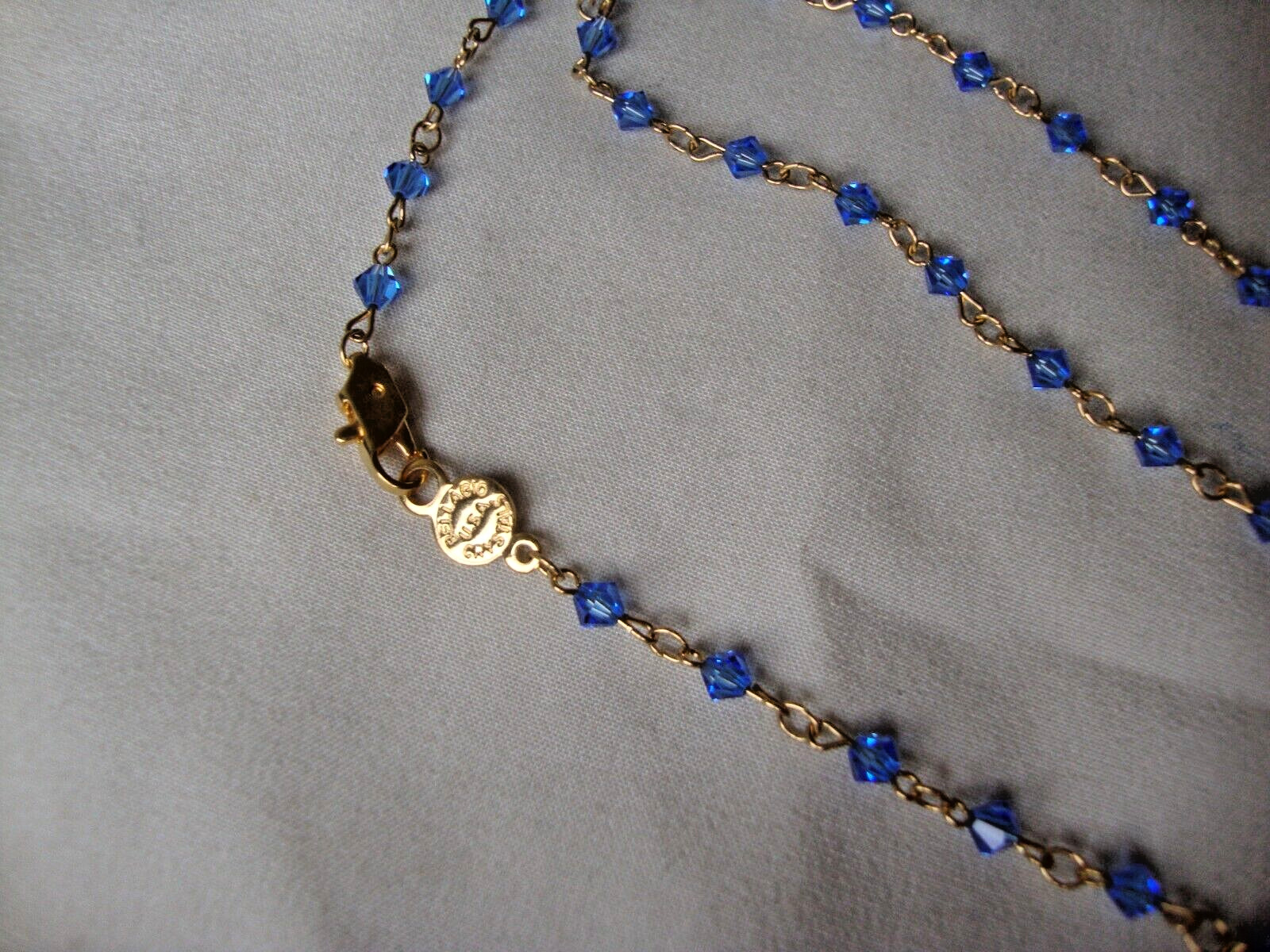 VINTAGE MINIATURE AUSTRIAN CRYSTAL SWISS BLUE CRYSTAL BEADS GOLD TONE NECKLACE