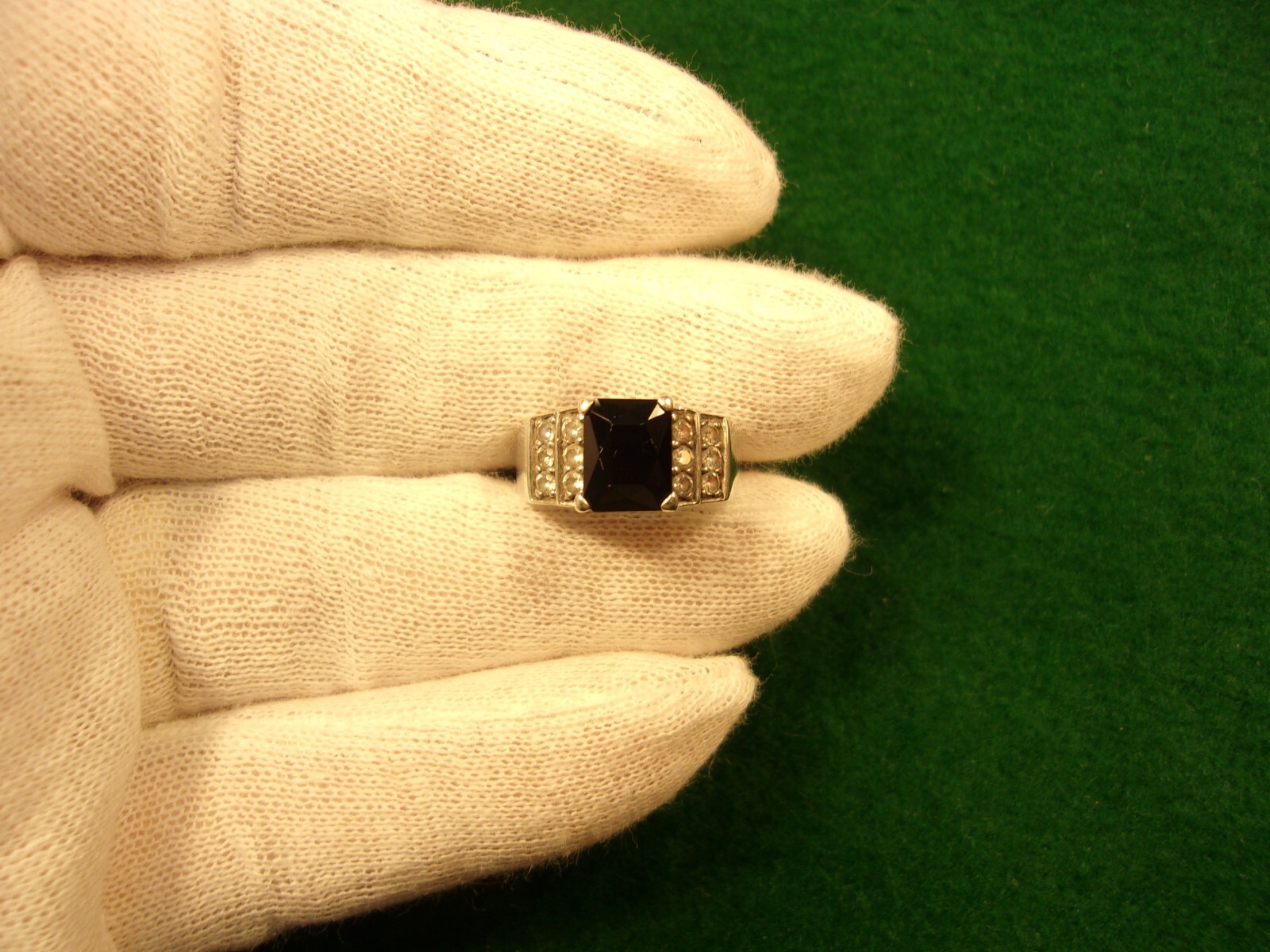 VERY PRETTY OLD VTG LADY’S STERLING SLVER, LAB CREATED SAPPHIRE & CZ ACCENT RING