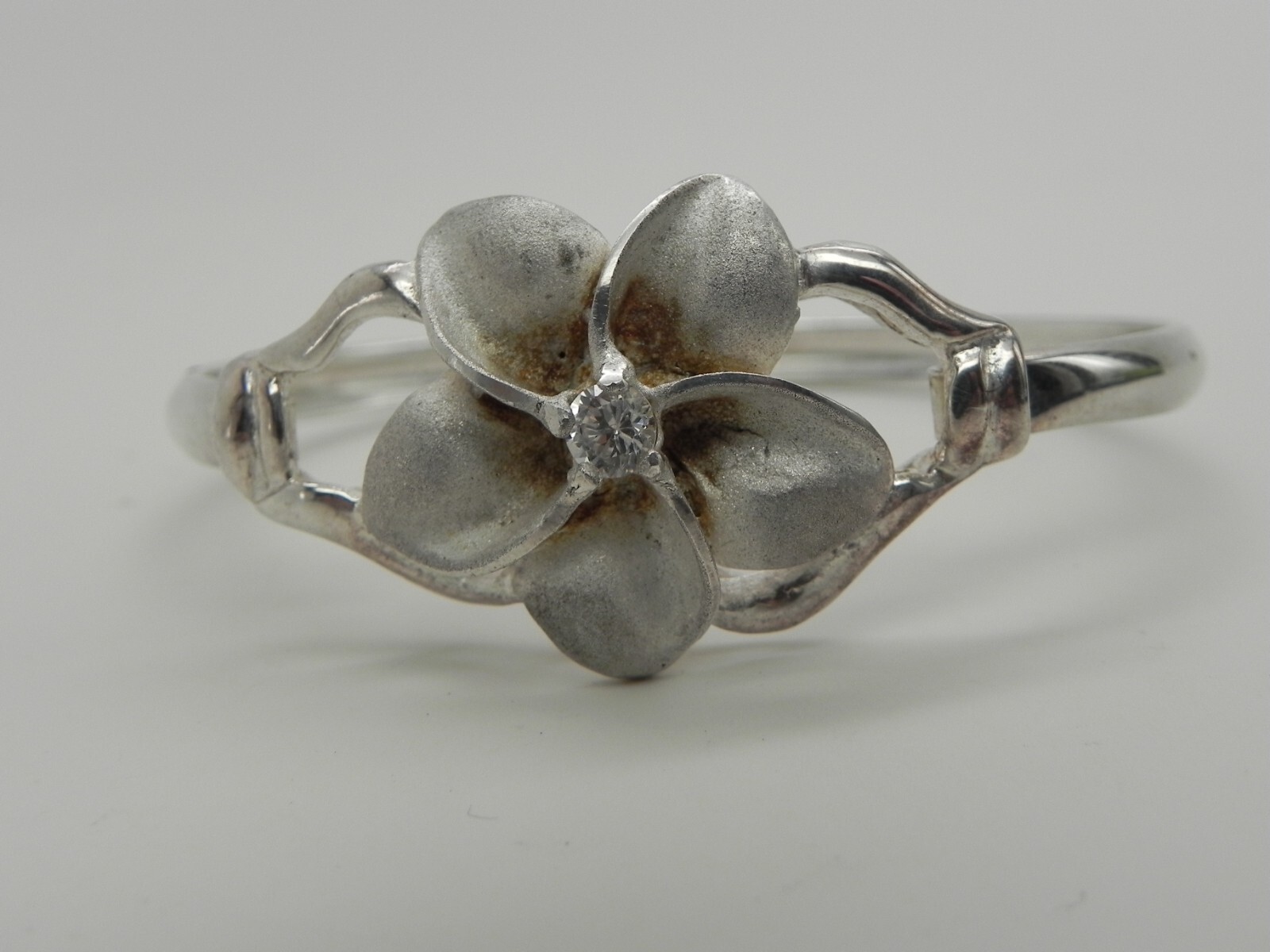 Vintage Sterling Silver Hindged Bangle Floral Bracelet 823-26