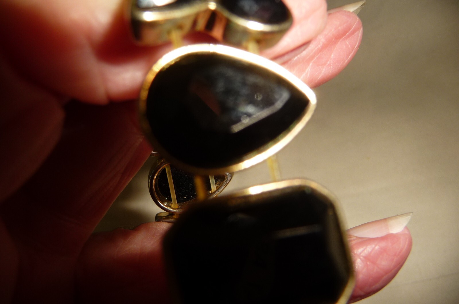 A#1/19X BRACELET GOLD TONE w BLACK STONES STRETCH “FOR WIDE WRIST ” 3/4″ W