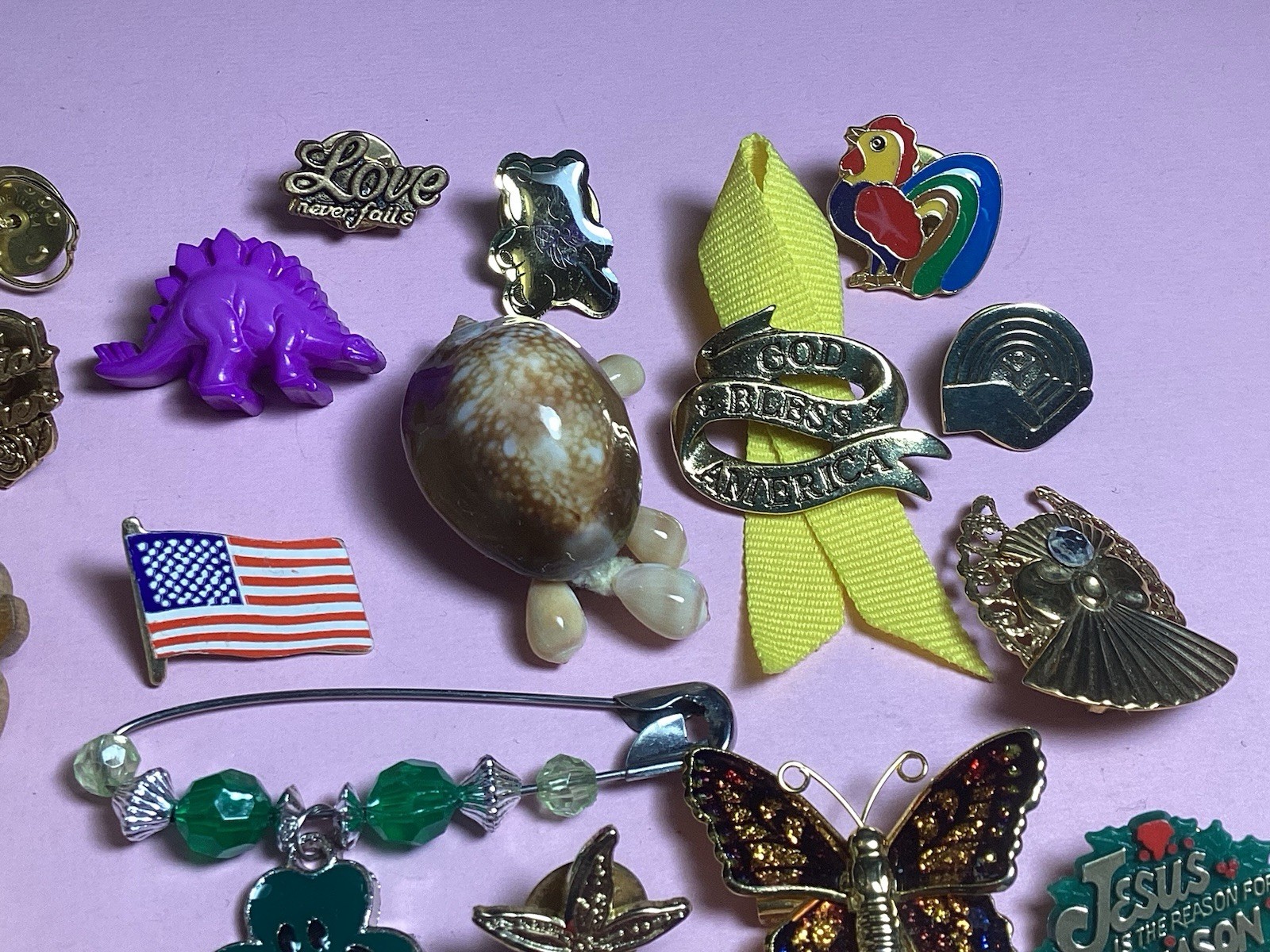 Lot of 30 Novelty Pins and Brooches Vintage to Now Animals Bugs Angels Plus More