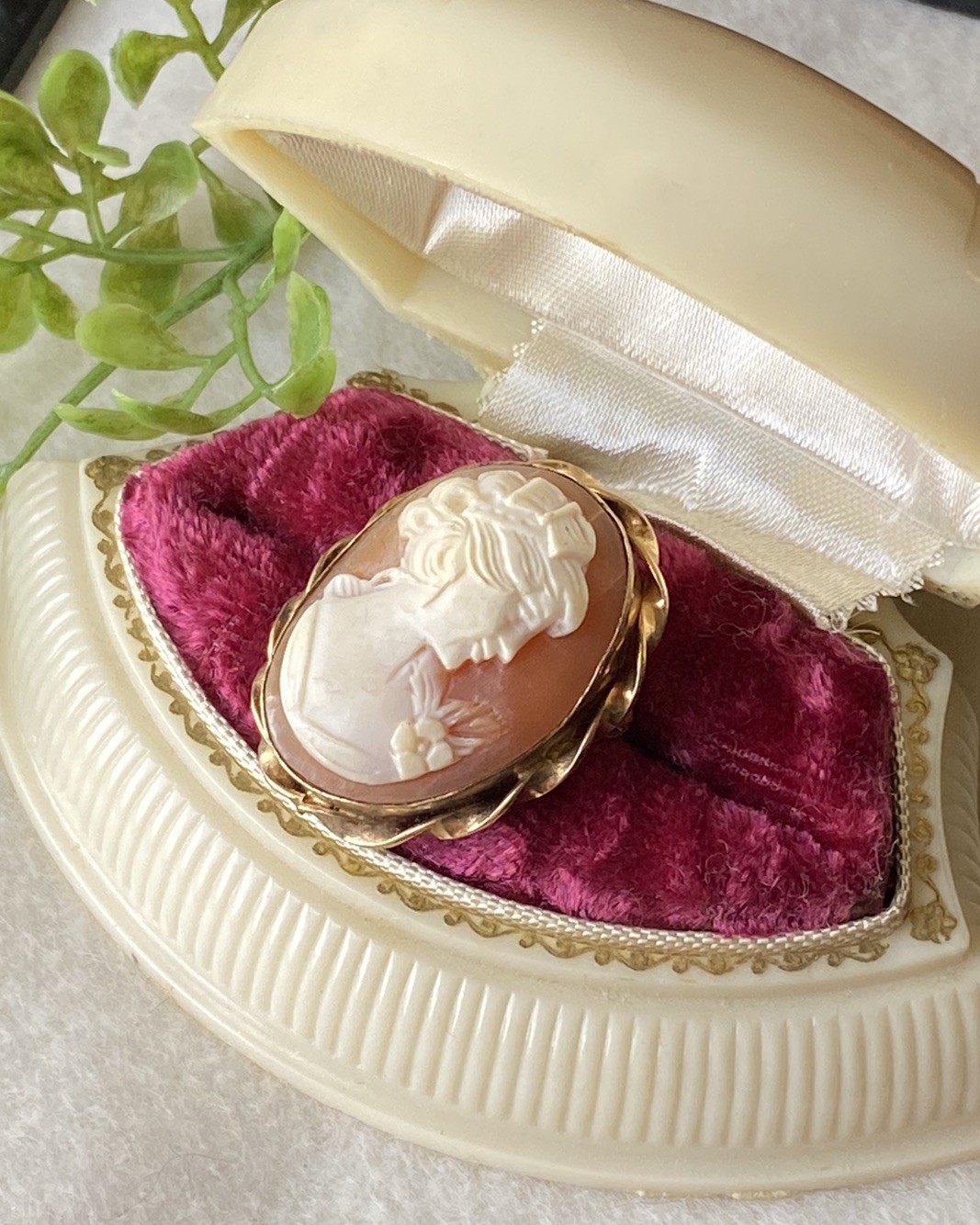Vintage Genuine Carved Shell Cameo 12k GF Gold Filled Pin Pendant Heirloom Piece