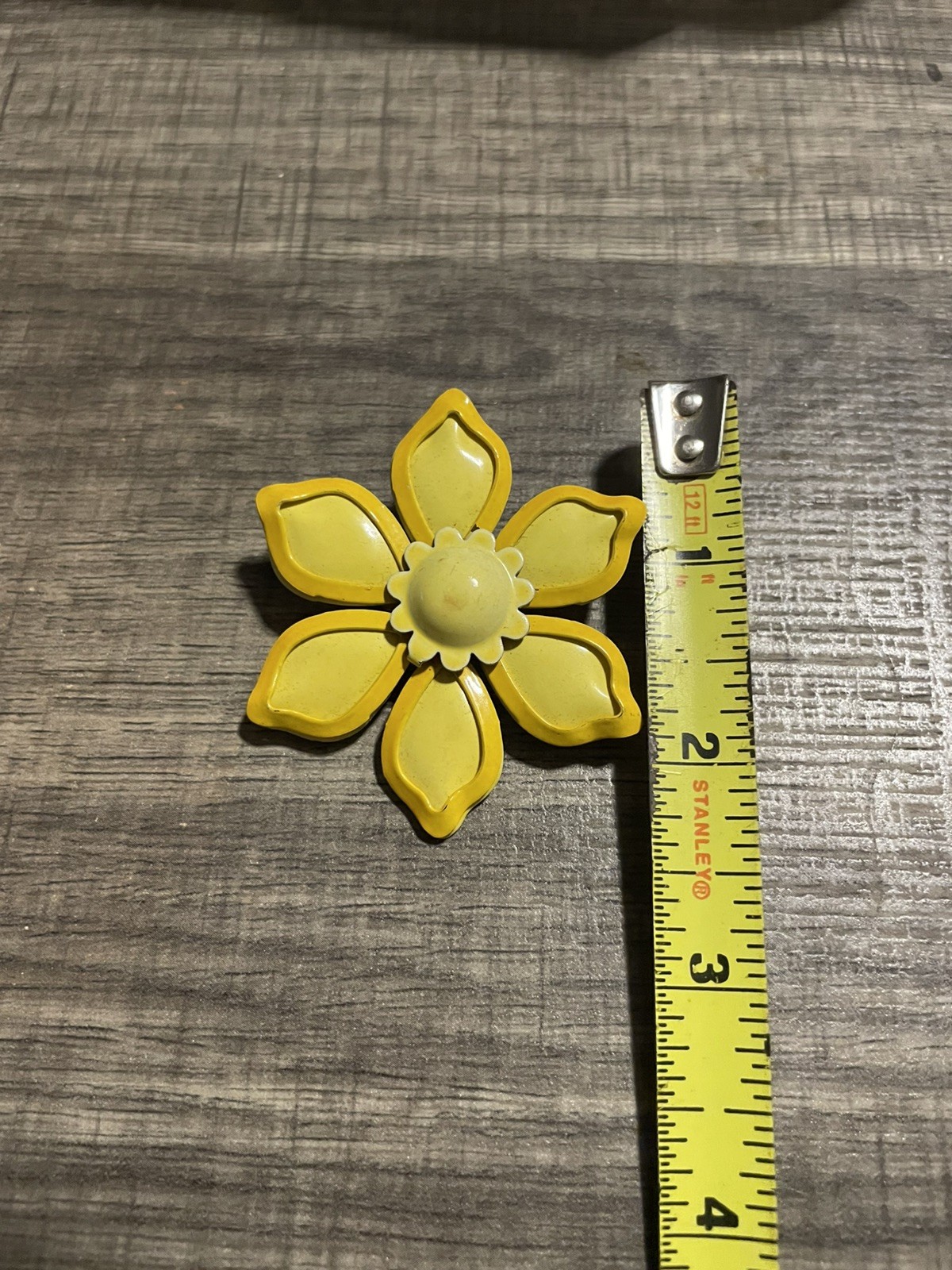 Vintage Floral Brooch Pin Yellow And Green Enamal Beautiful! VTG.