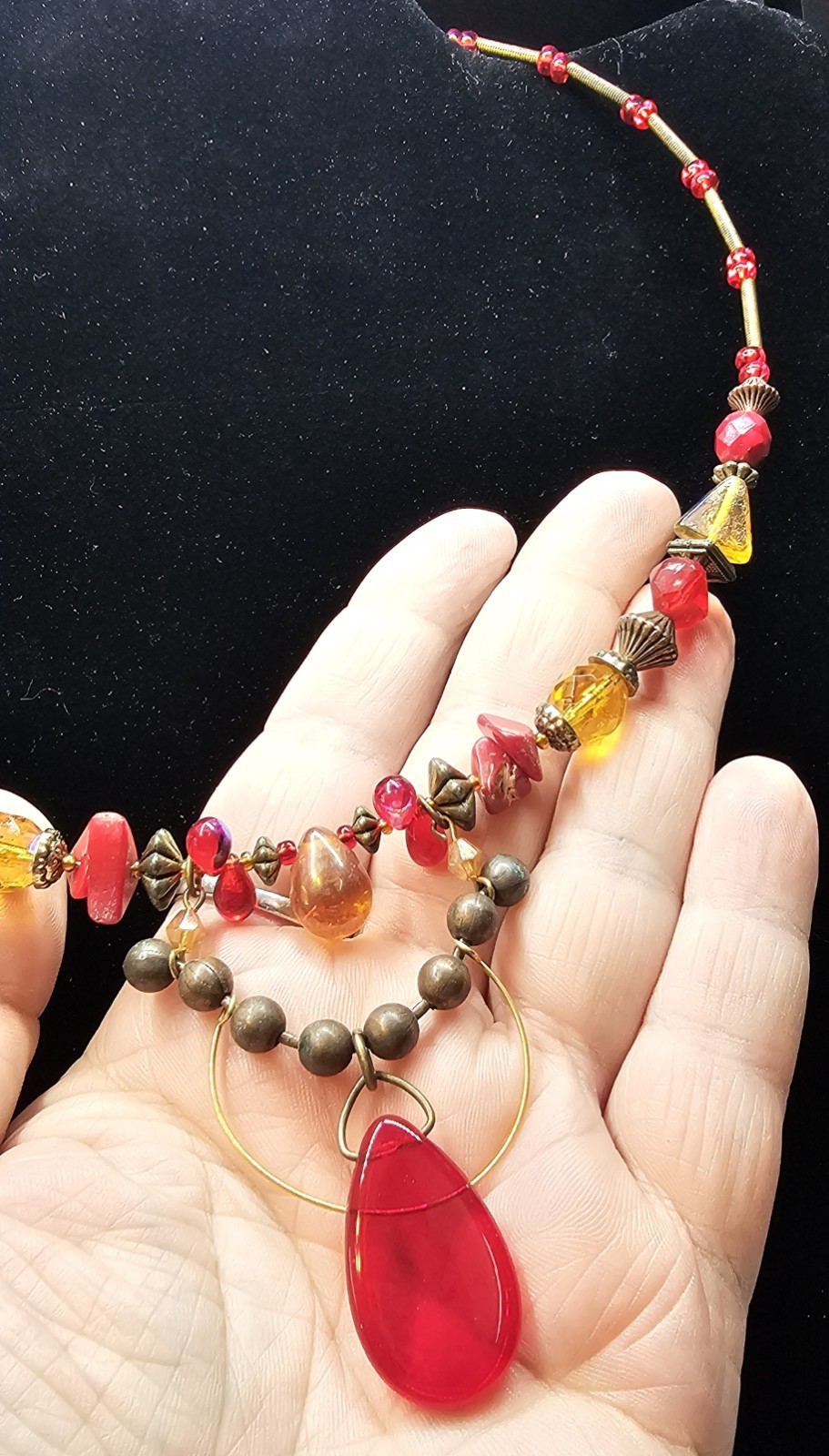 Vintage Treska Memory Wire Necklace Genuine Coral Red Amber Glass Beads Brass…