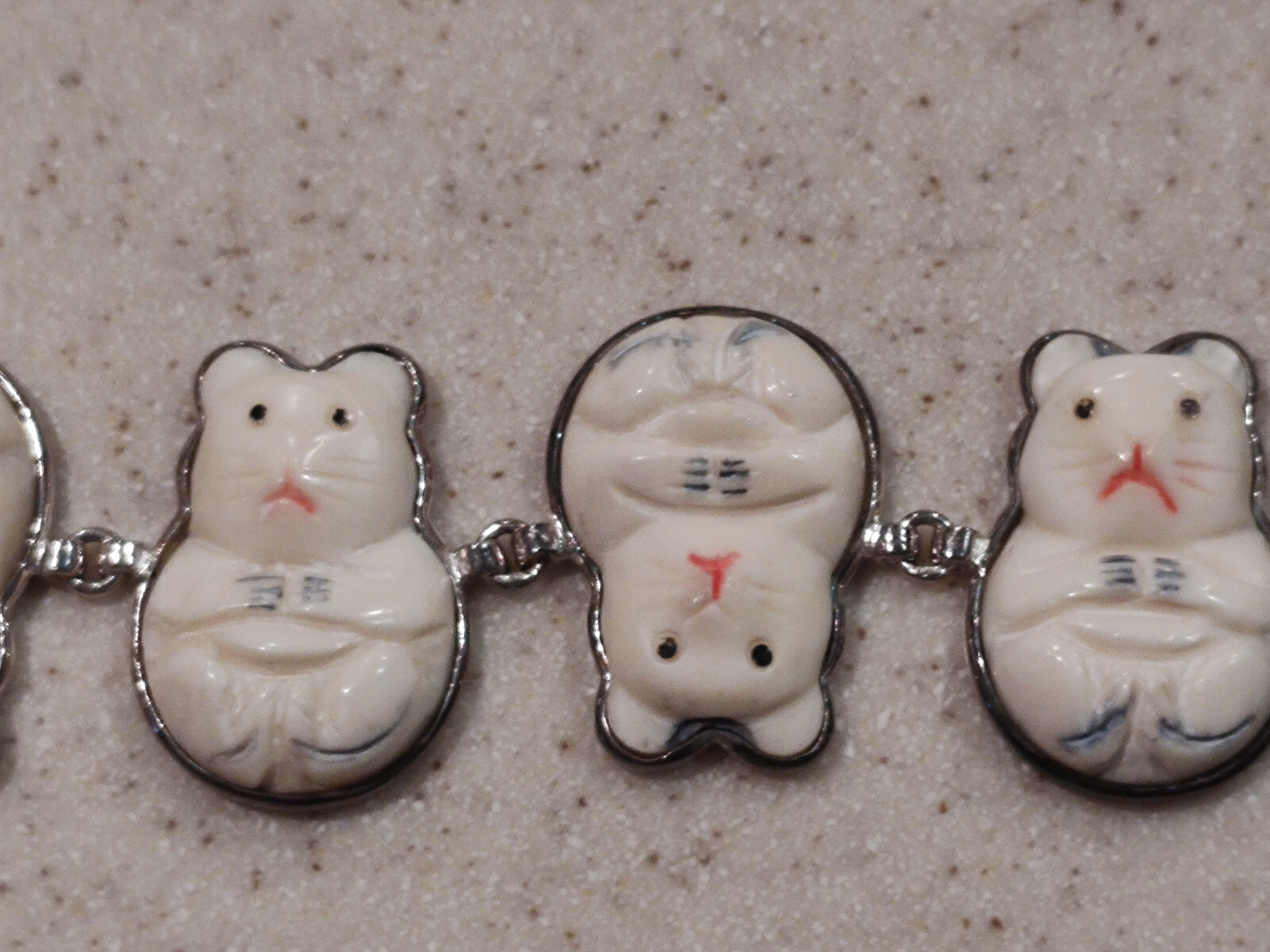 VINTAGE AKR AMY KAHN RUSSELL 925 STERLING SILVER CARVED CAT/MOUSE/RAT?? BRACELET