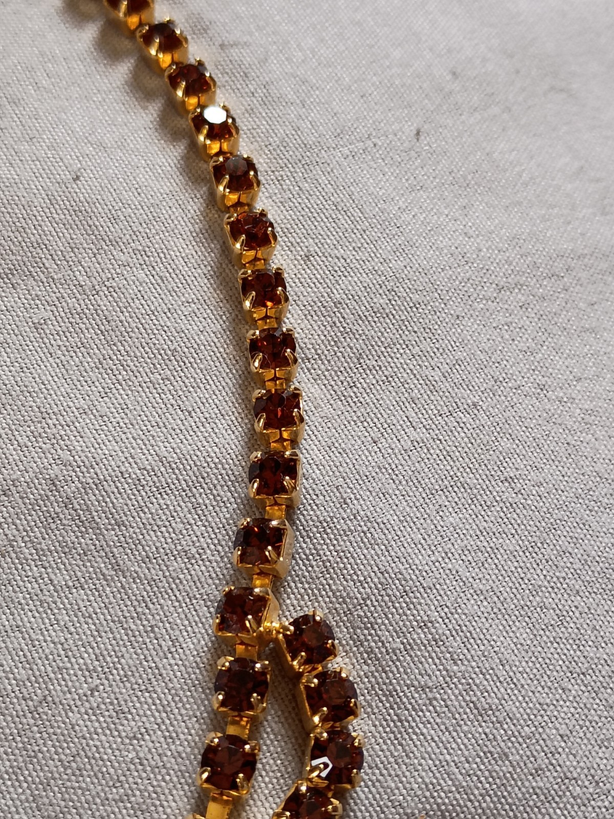 Vintage 14″ Root Beer Color Rhinestone Choker Necklace.