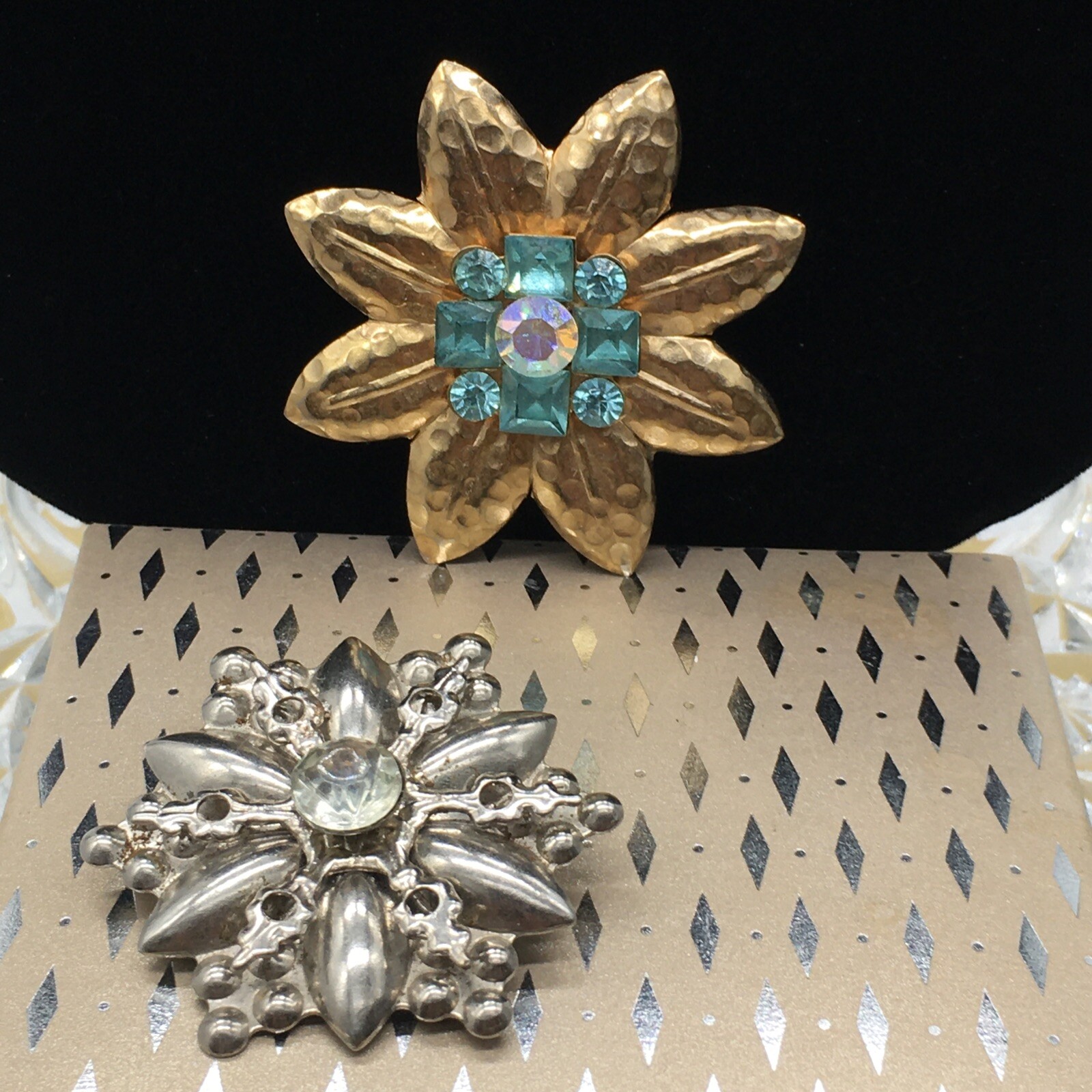 Vintage Tin Star Flower Brooch Pin LOT of 2 1.5-2″ White and Blue Rhinestone