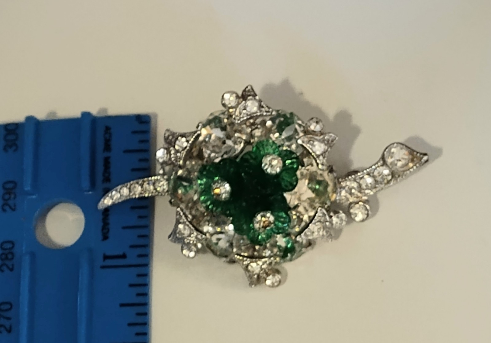 Vintage Stunning Eisenberg Ice Clear & Emerald Green Crystal Bouquet Brooch 6808