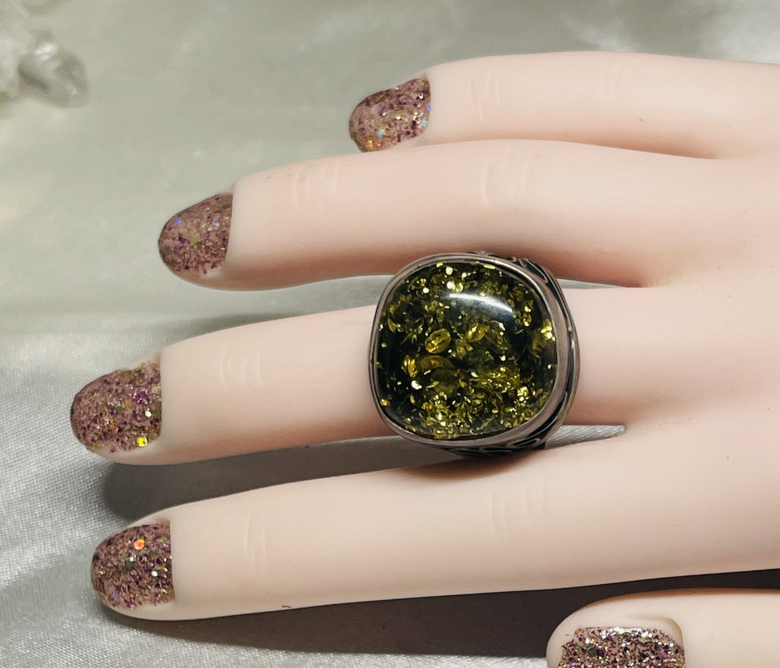 FINEST VIVID GREEN BALTIC AMBER & HAND-MADE STERLING RING ADJ.
