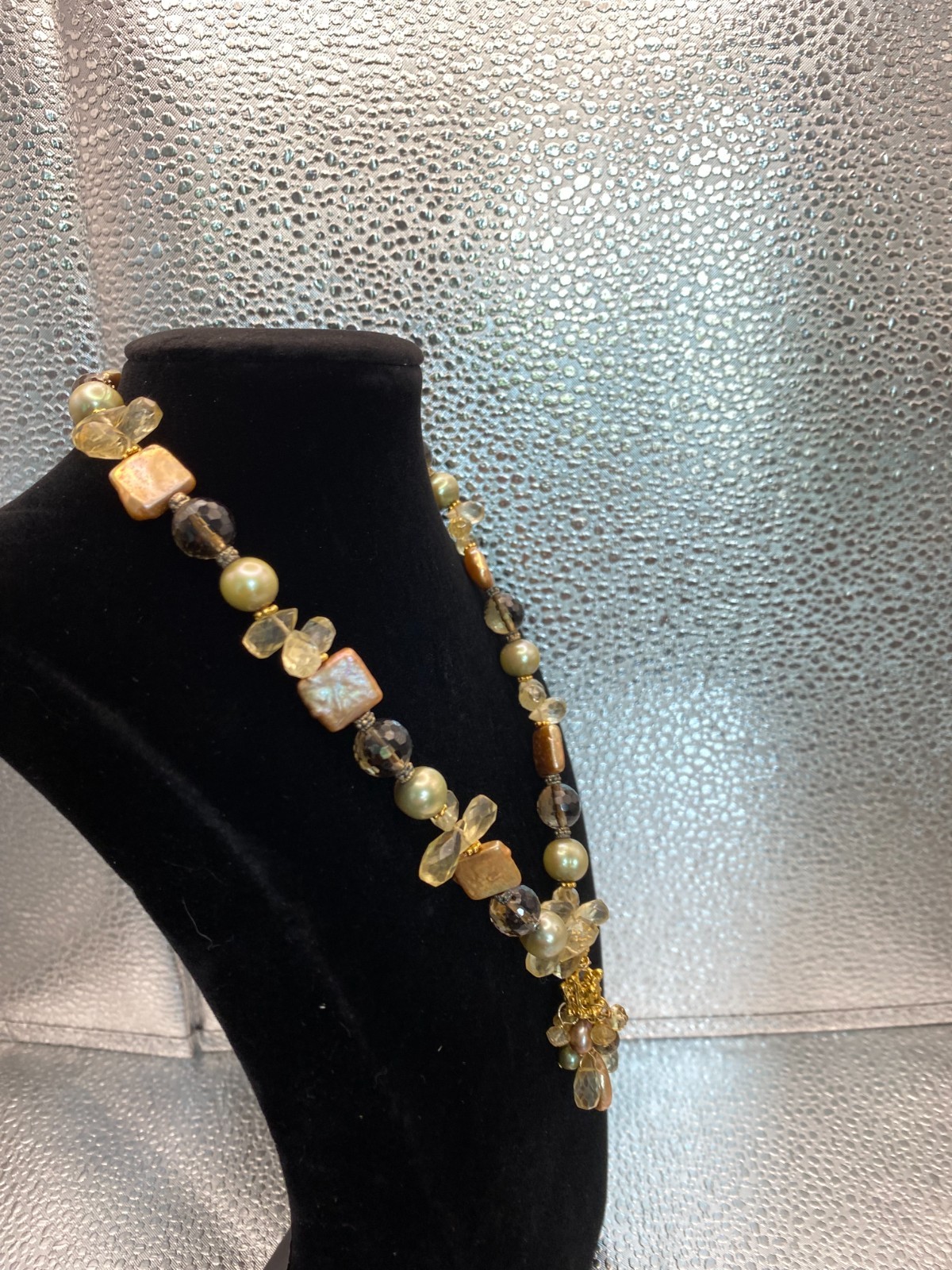 Single Strand, Vintage, NWOT, 16 inch Earthtones with Multiple shaped Stones