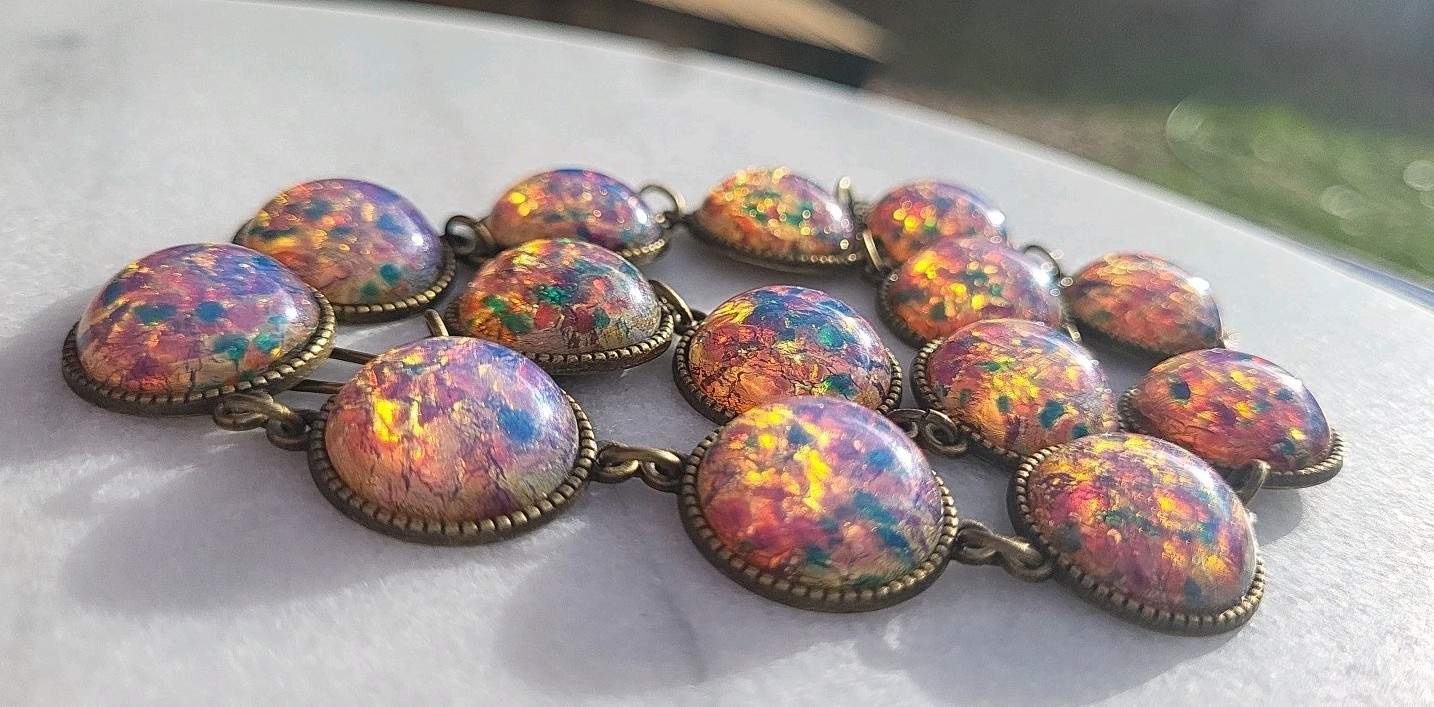VINTAGE OPAL FOIL MILKY LILAC GLASS CABACHON STATION NECKLACE SET HEAVY ARTISAN