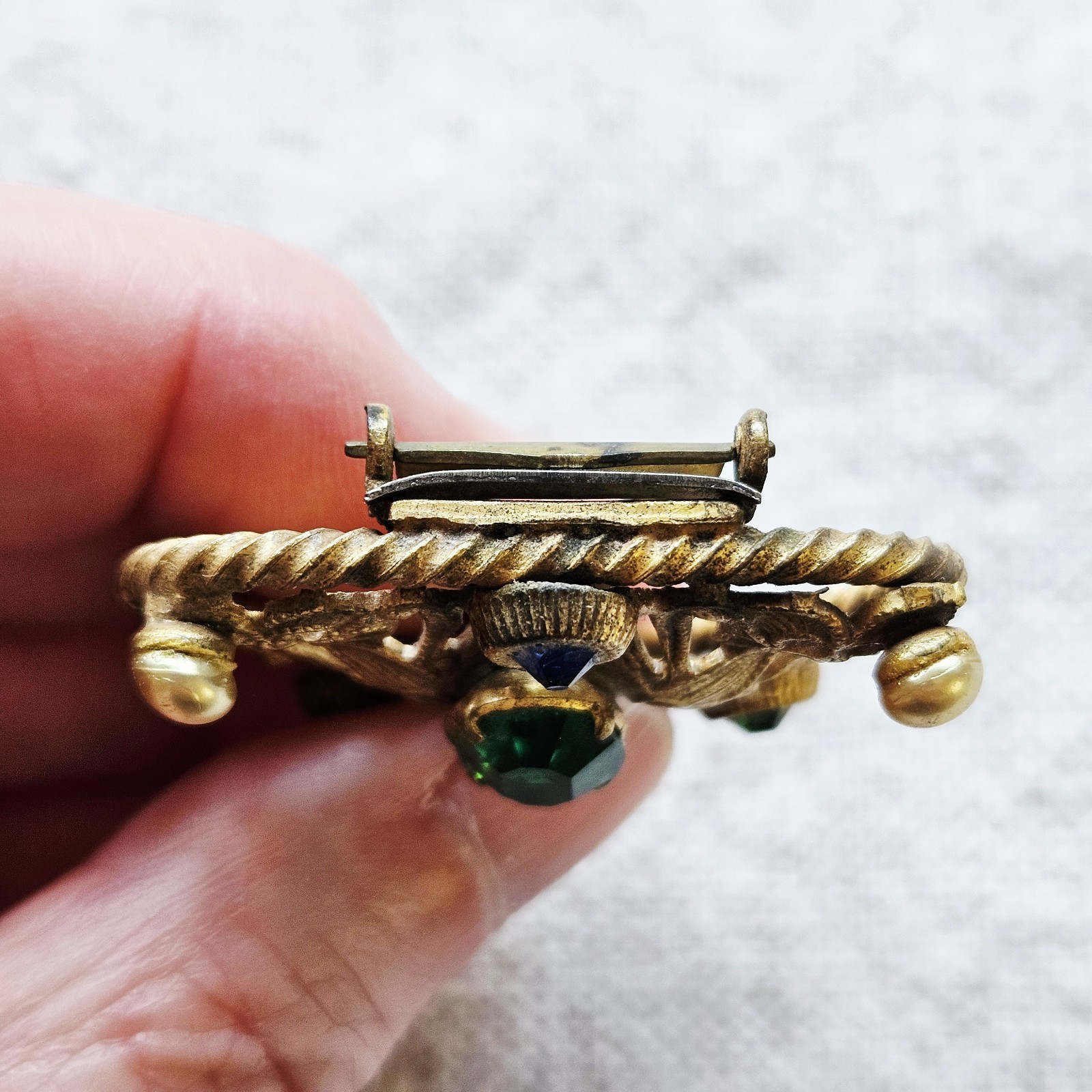 Vintage Gold Tone Multi Color Rhinestone Faux Pearls Flower Filigree Fur Clip
