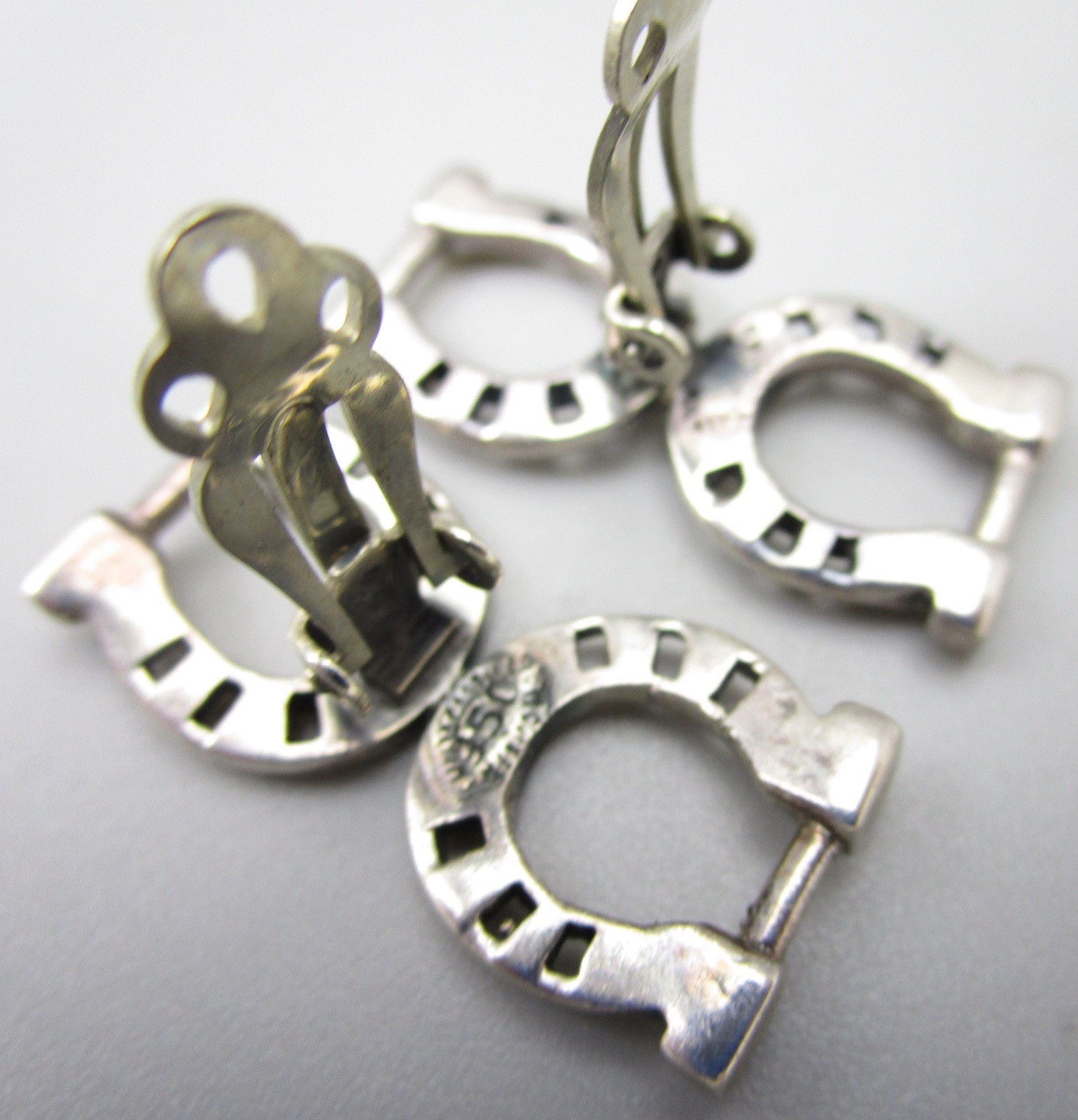 CHARMING VINTAGE EMILIA LOS CASTILLO MEXICAN STERLING SILVER HORSESHOE EARRINGS