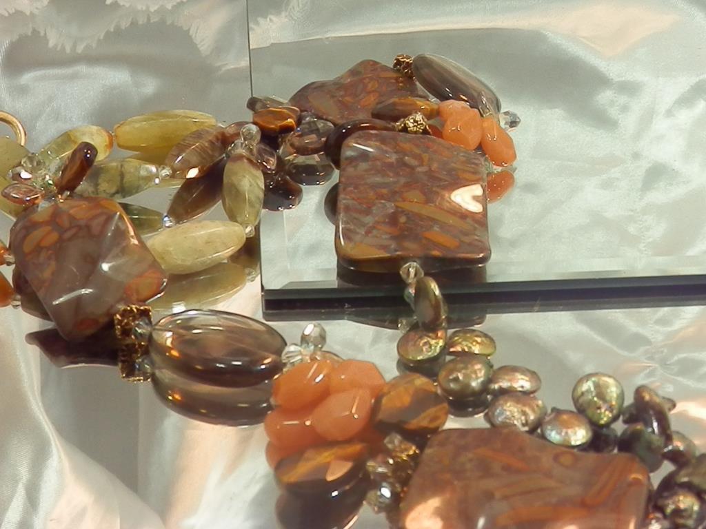 FABULOUS Vintage 80’s Genuine Pearl Jade Carnelian Tiger Eye Necklace 600o2