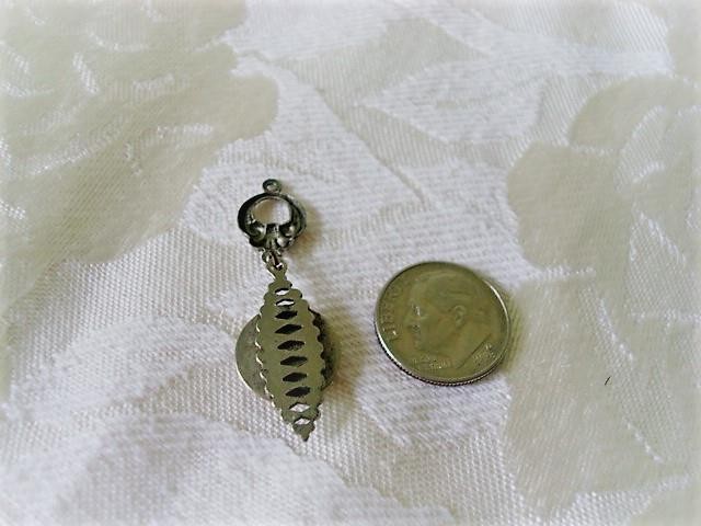 Dainty Vintage Silver Tone and White Glass Pendant With Yellow Rose KJ